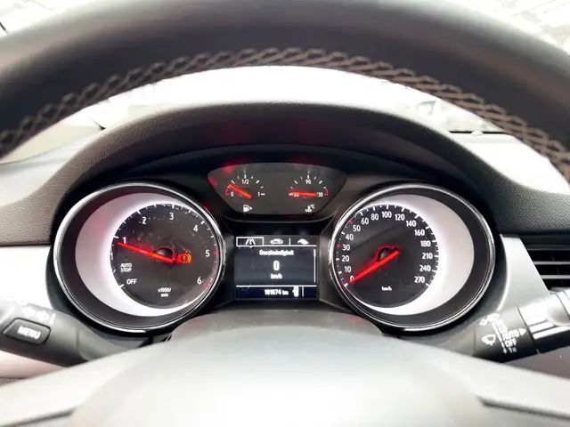 Opel Astra view 7