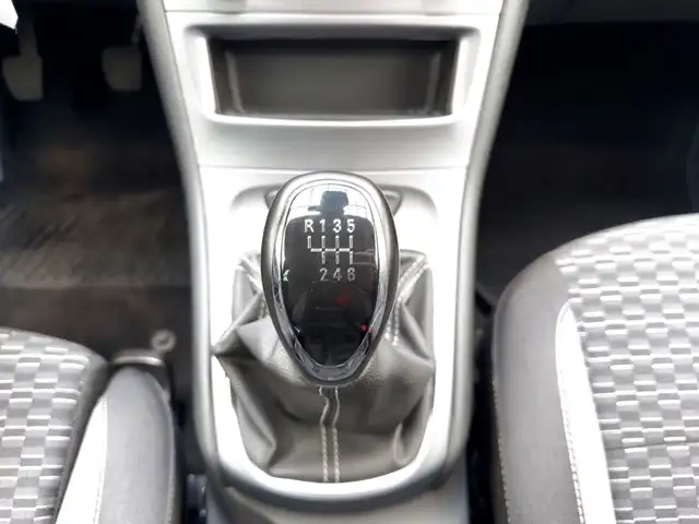 Opel Astra view 12