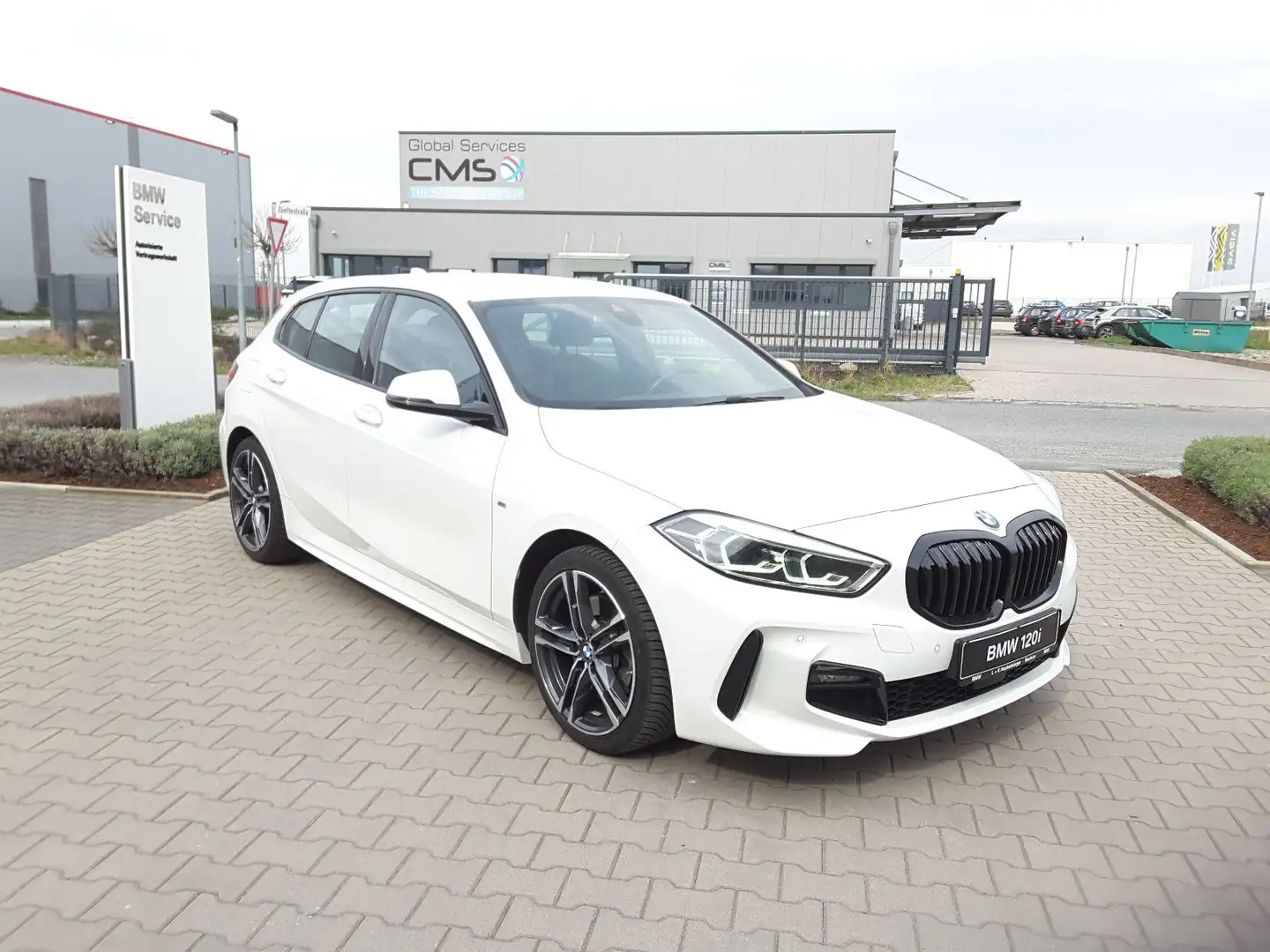 BMW 120 i,Autom,M-Sportpa,Navi,Klima.DAB,ALU,LED,PDC, Weiß - 2