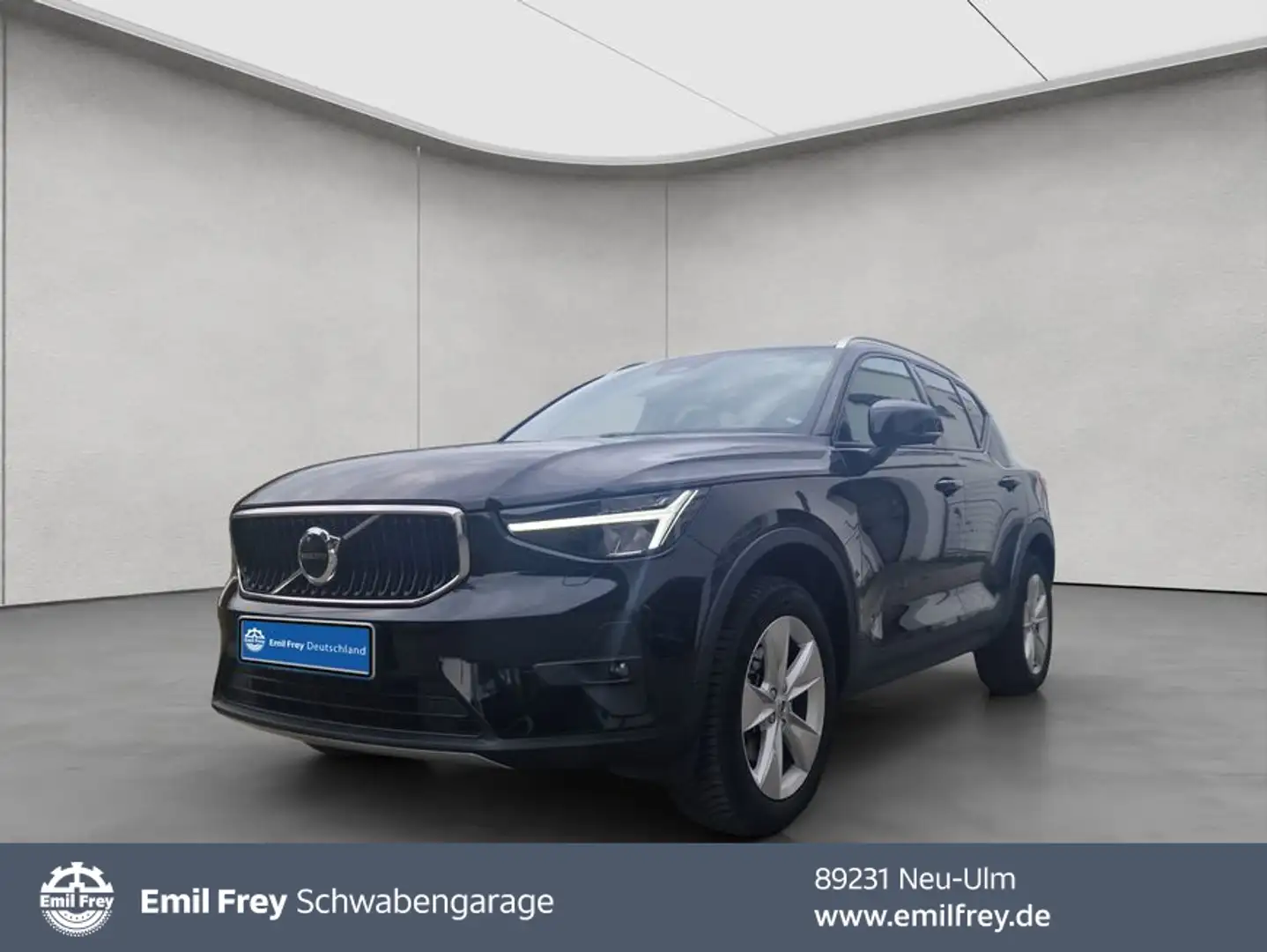 Volvo XC40 XC40 B3 B DKG Core *AHK 1600 KG*LED* Schwarz - 1
