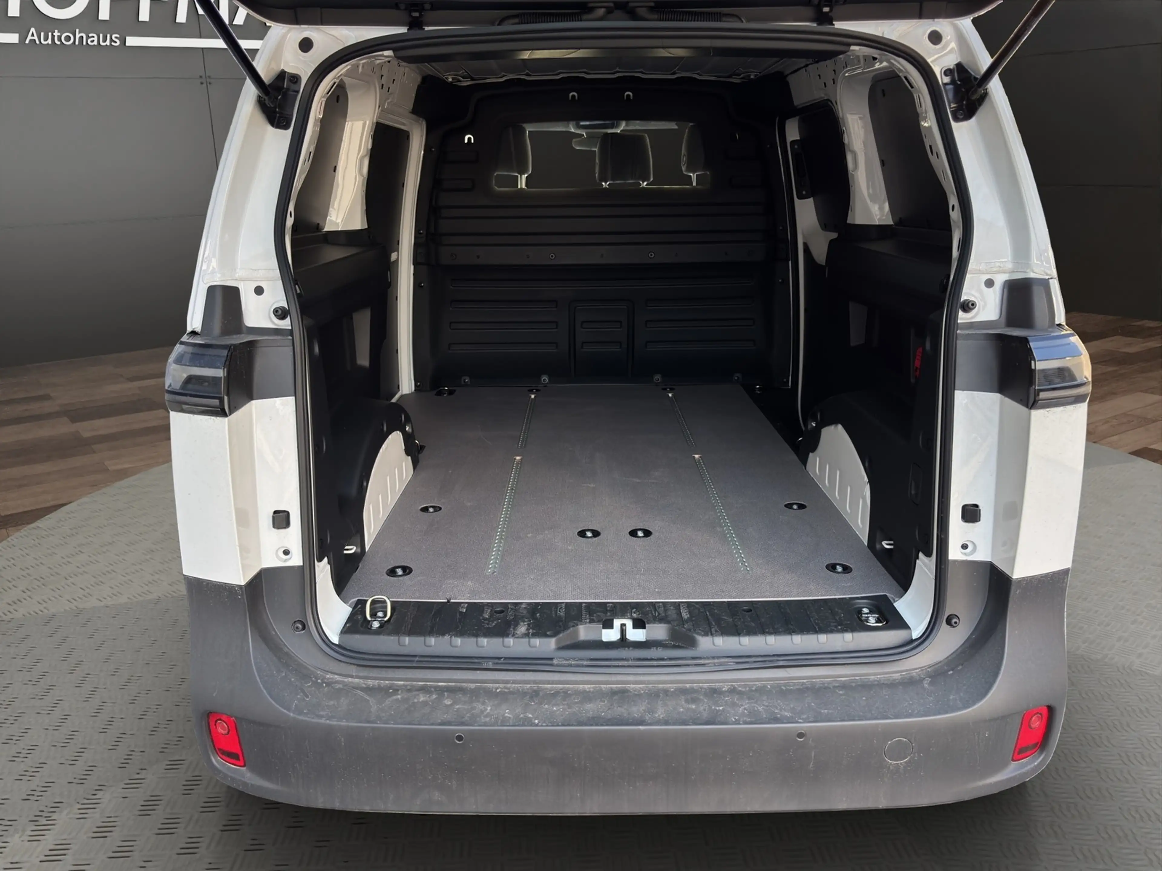 Volkswagen ID. Buzz Cargo ID.Buzz Cargo Pro 84KWh AHK+Kamera+LED — photo 15