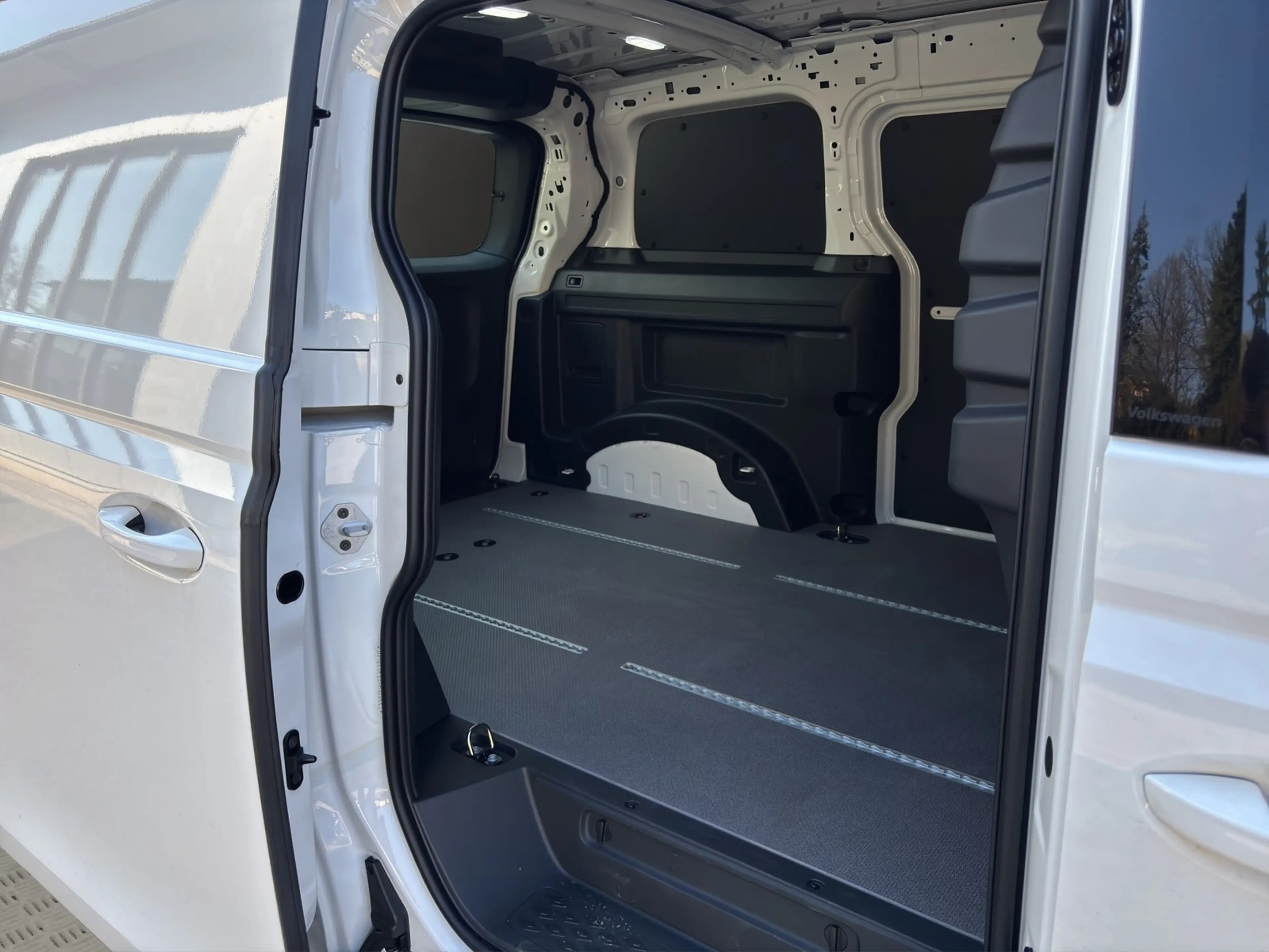 Volkswagen ID. Buzz Cargo ID.Buzz Cargo Pro 84KWh AHK+Kamera+LED — photo 13
