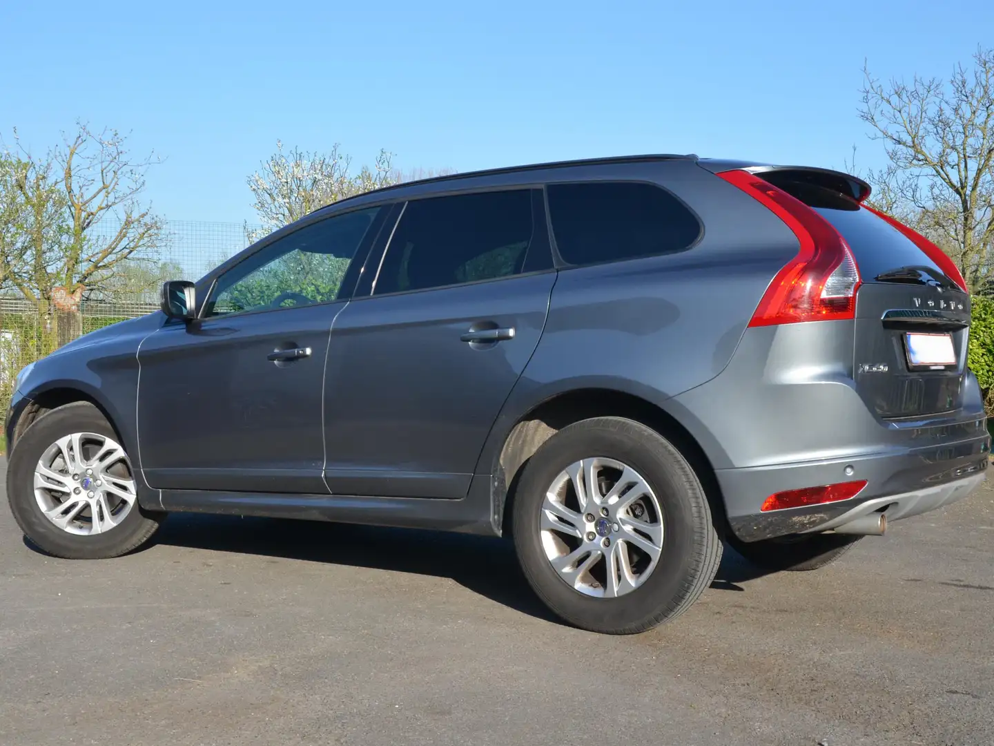 Volvo XC60 XC60+D3+Kinetic Gris - 2