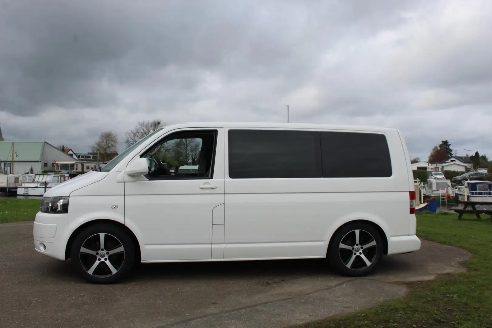 Volkswagen Transporter 2.0 TDI L1H2 *ROLSTOELBUS *EVENTUEEL ZELF RIJDER - 2