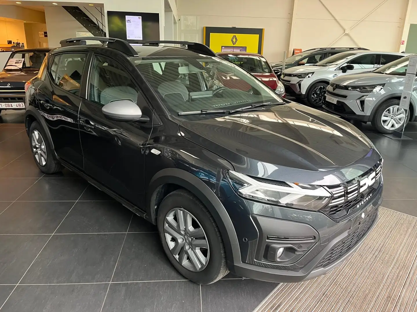 Dacia Sandero Sandero Stepway TCe 90 Expression + Grijs - 1