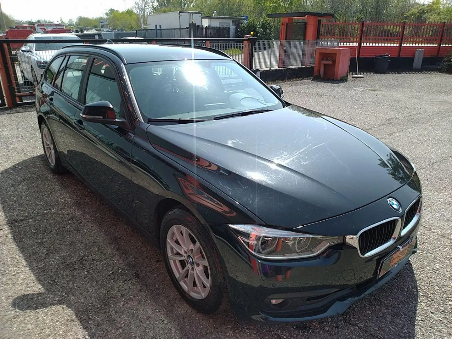 BMW 318 d Touring Business Advantage Nero - 2
