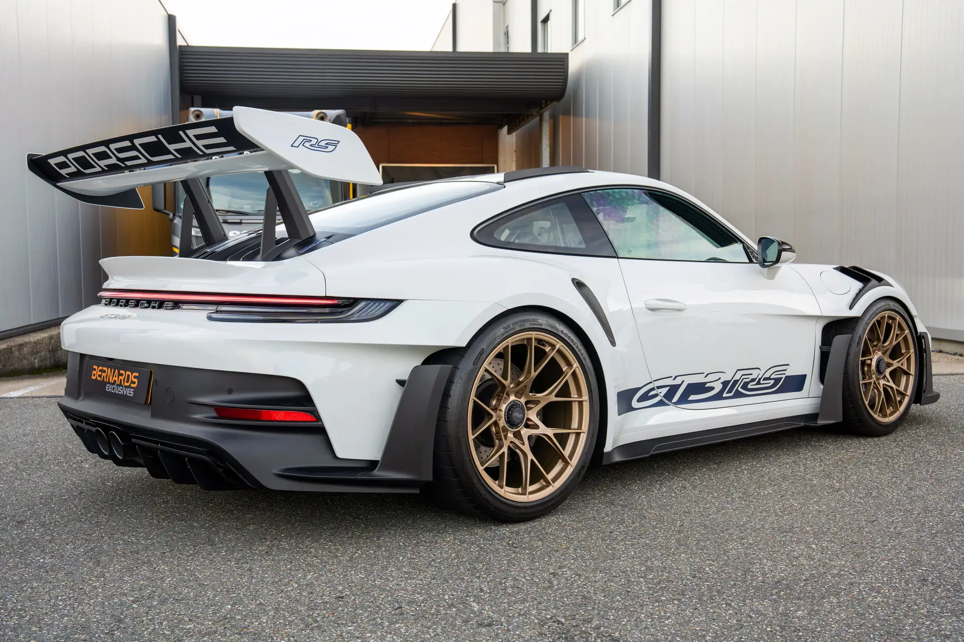 포르쉐 911 GT3 RS 2023 흰색 사진 2