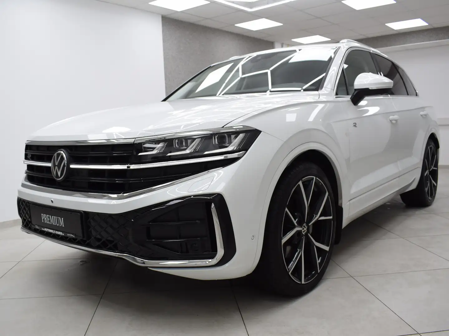 Volkswagen Touareg 3.0 TDI 4M R Line Sport EXCLUSIVE Luft Allradlenk Weiß - 2