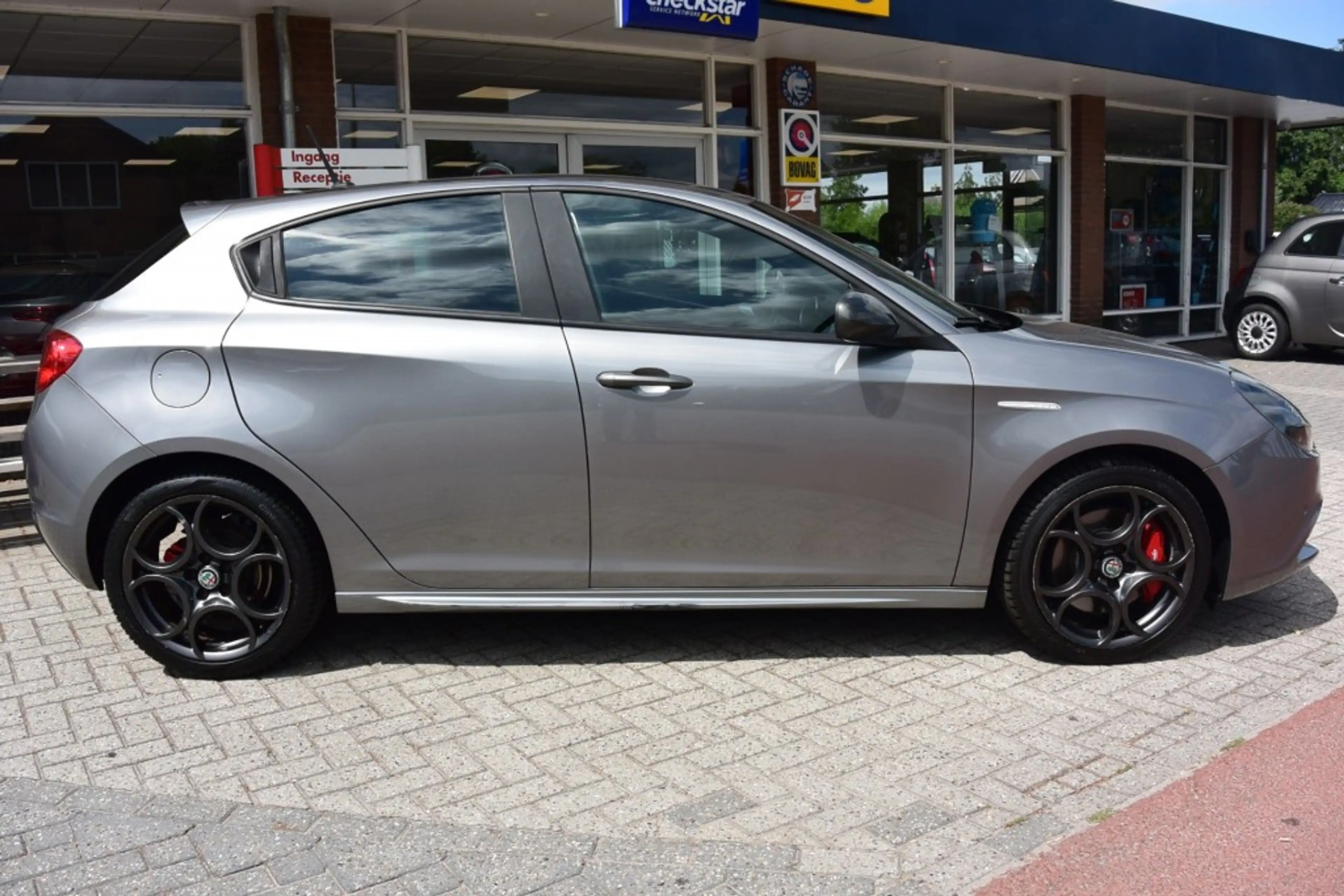 Alfa Romeo Giulietta 1.4 T M.AIR BUS. SUP / Parkcontrol / Leder / — photo 3