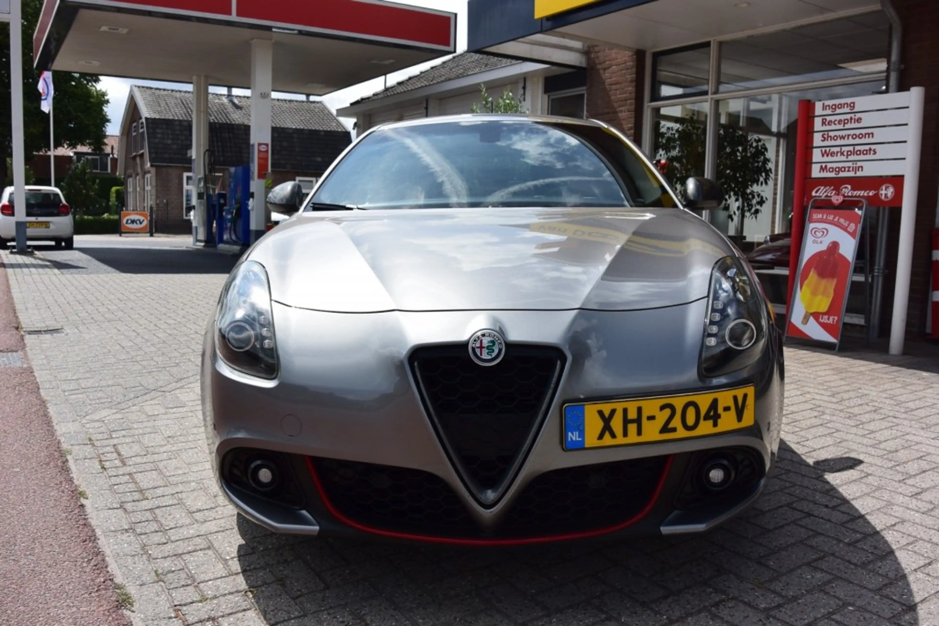 Alfa Romeo Giulietta 1.4 T M.AIR BUS. SUP / Parkcontrol / Leder / — photo 2