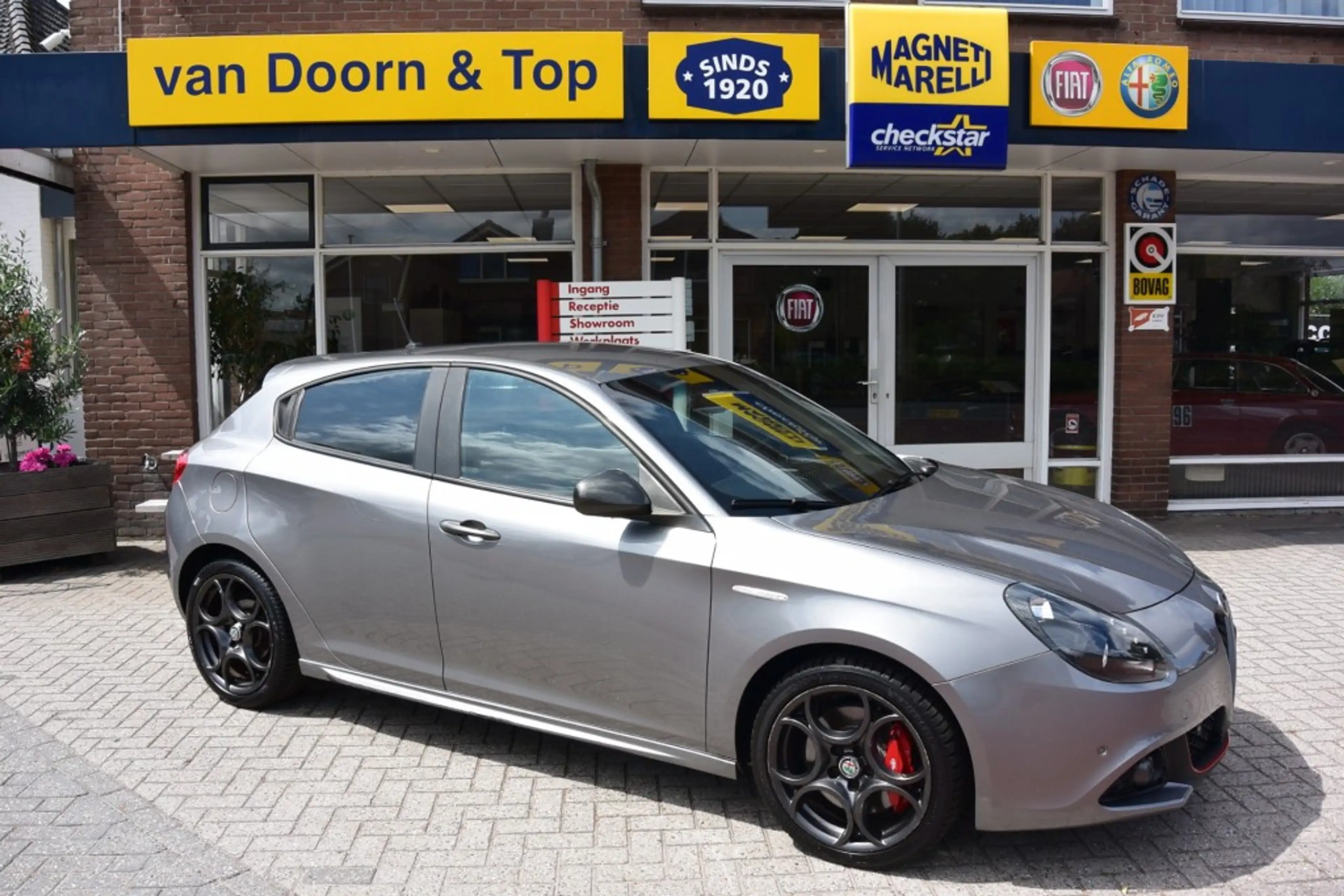 Alfa Romeo Giulietta 1.4 T M.AIR BUS. SUP / Parkcontrol / Leder /