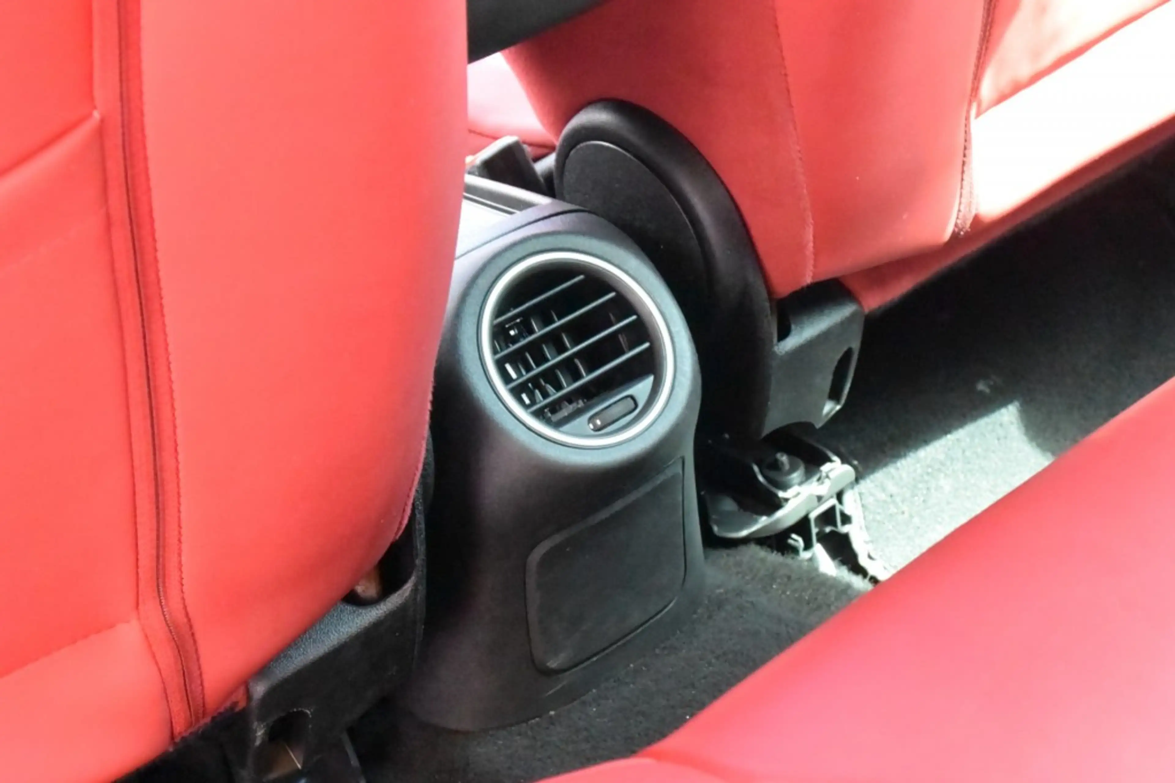 Alfa Romeo Giulietta 1.4 T M.AIR BUS. SUP / Parkcontrol / Leder / — photo 12
