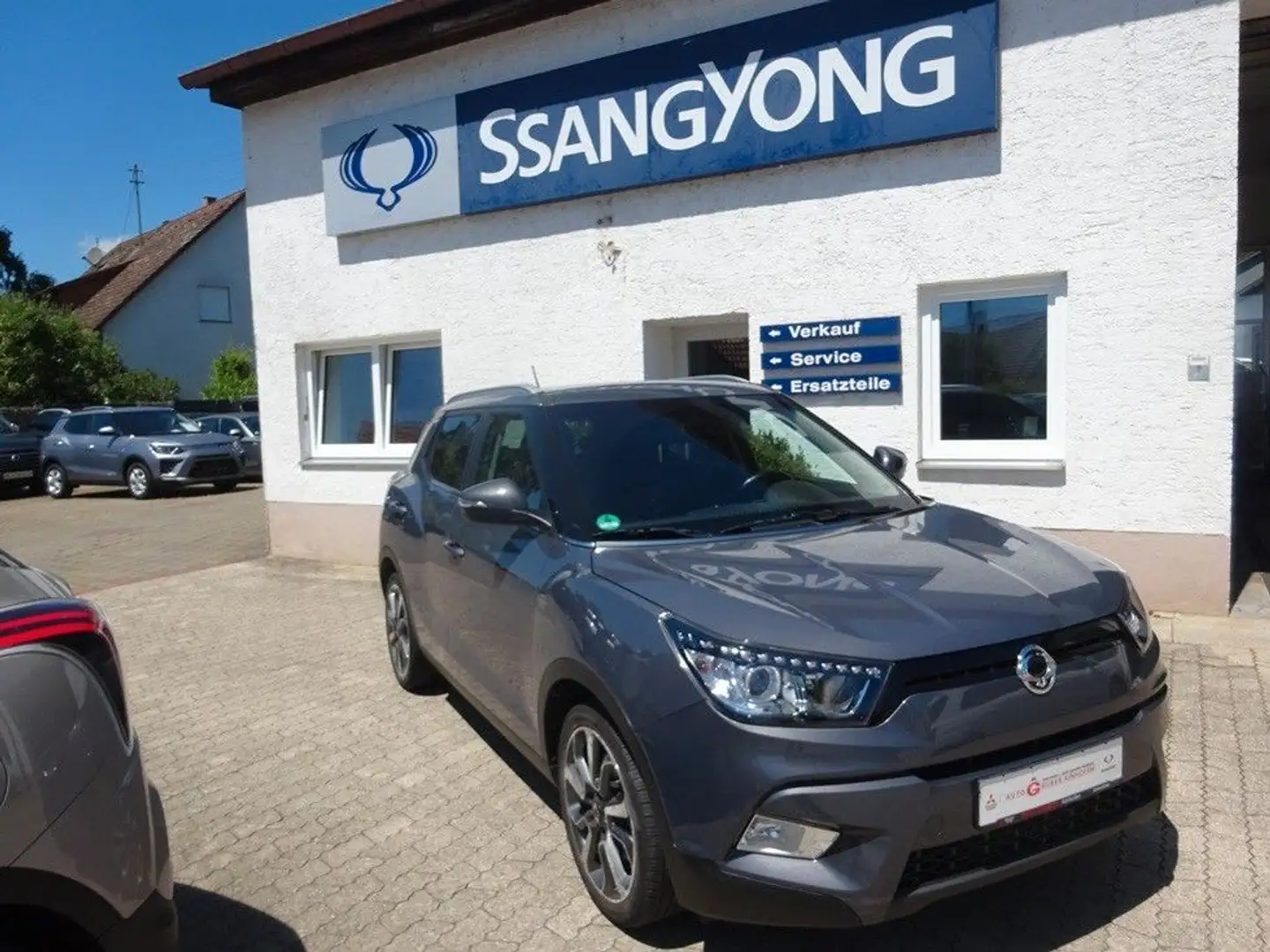 SsangYong Tivoli 1.6 SAPPHIRE 2WD*LEDER+KLIMAAUTOMATIK* Grau - 1
