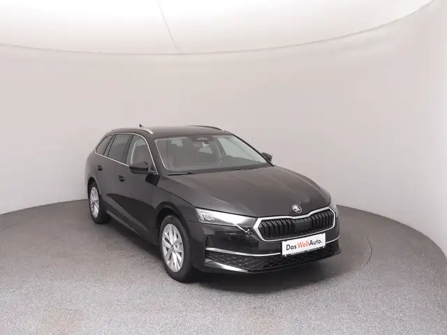 Skoda Octavia view 2