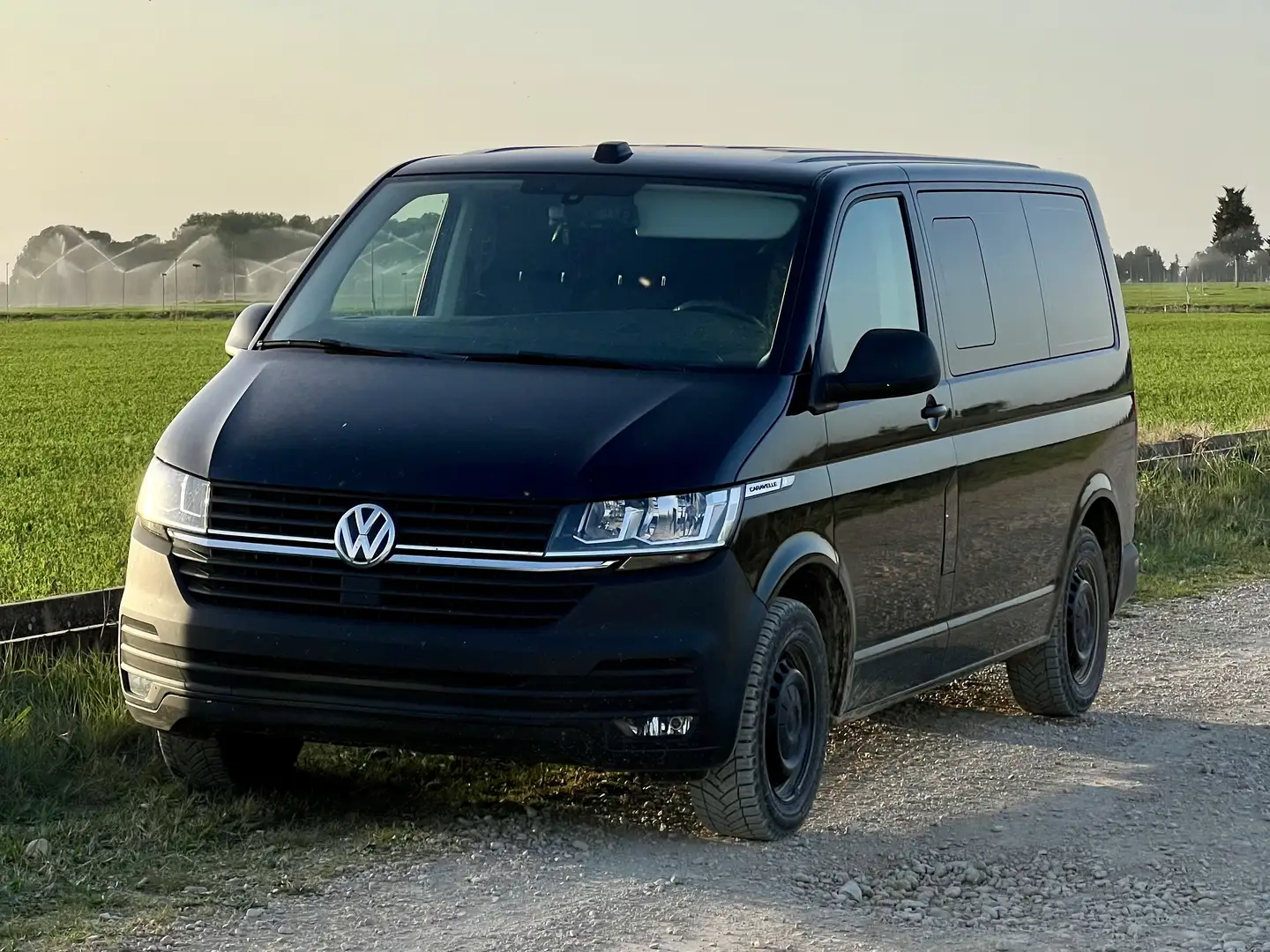 Volkswagen T6.1 Caravelle Camperizada Negro - 1
