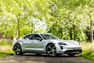 Turbo S * Sportdesign Carbon Pack * Ceramic Brake * Matrix * BTW