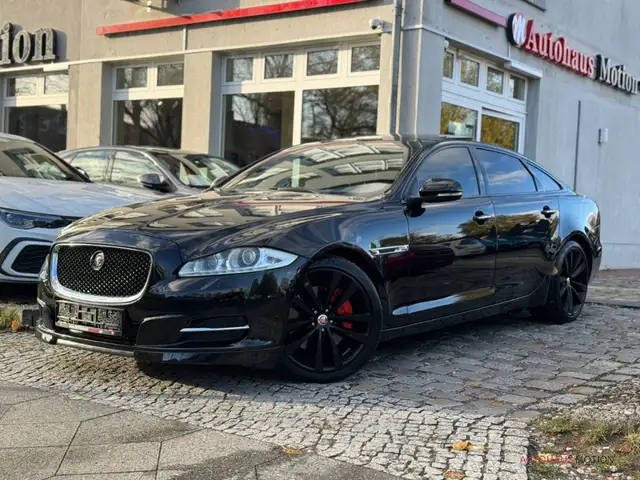 Jaguar XJ view 2