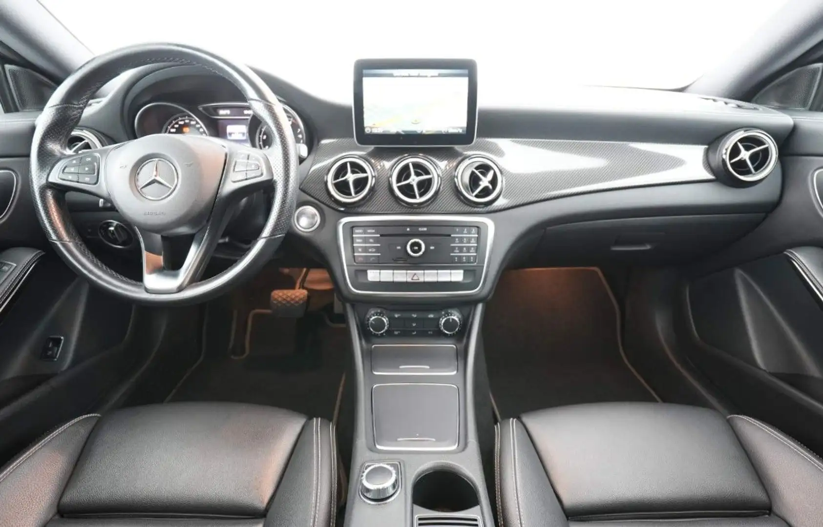 Mercedes-Benz CLA 180 AMG Edition NIGHT 7G LED KAM AMBI KEYL Gris - 2