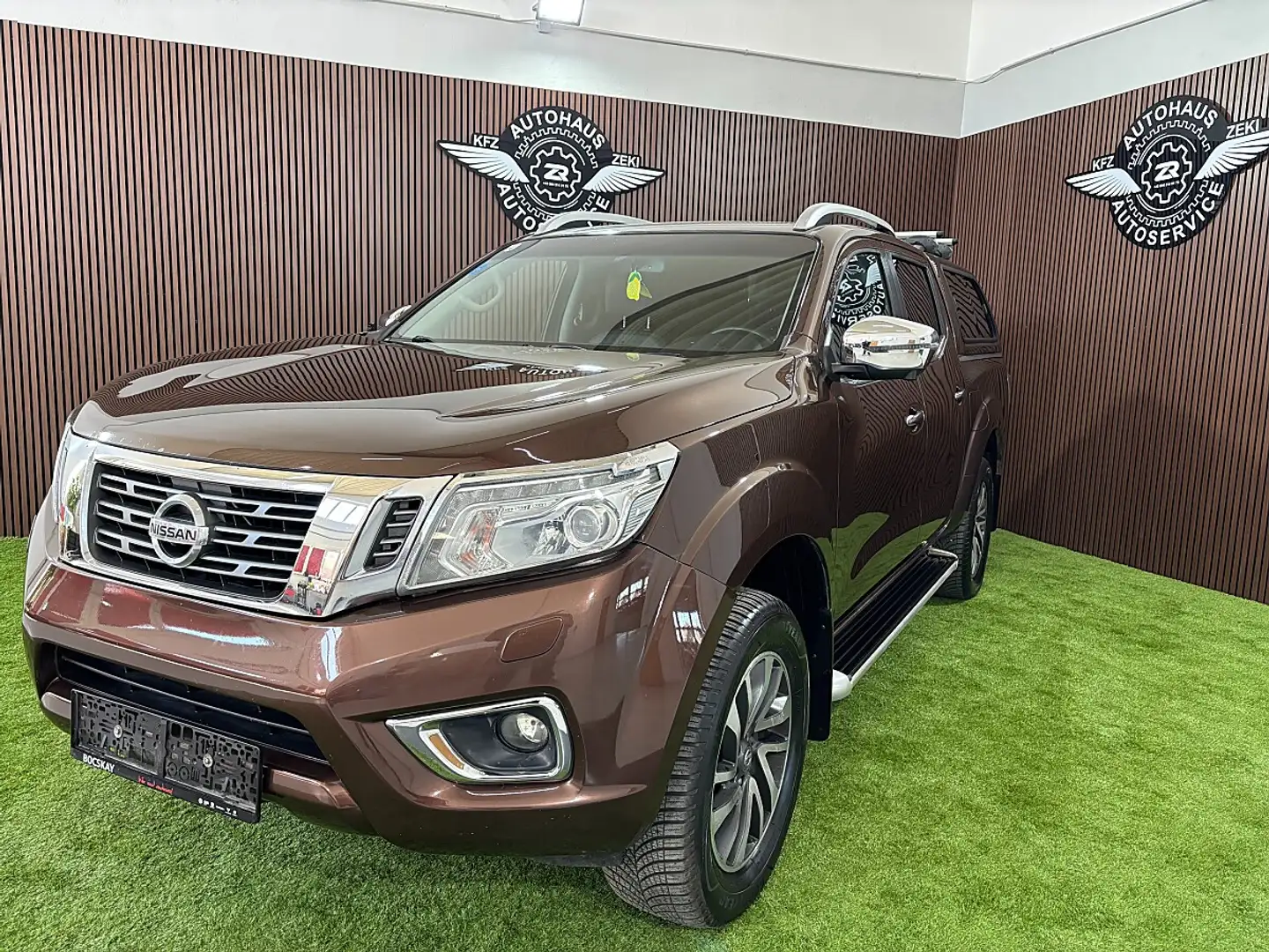 Nissan Navara Navara NP 300 (RESERVIERT) *UNTERBODEN ROSTFREI... Braun - 2