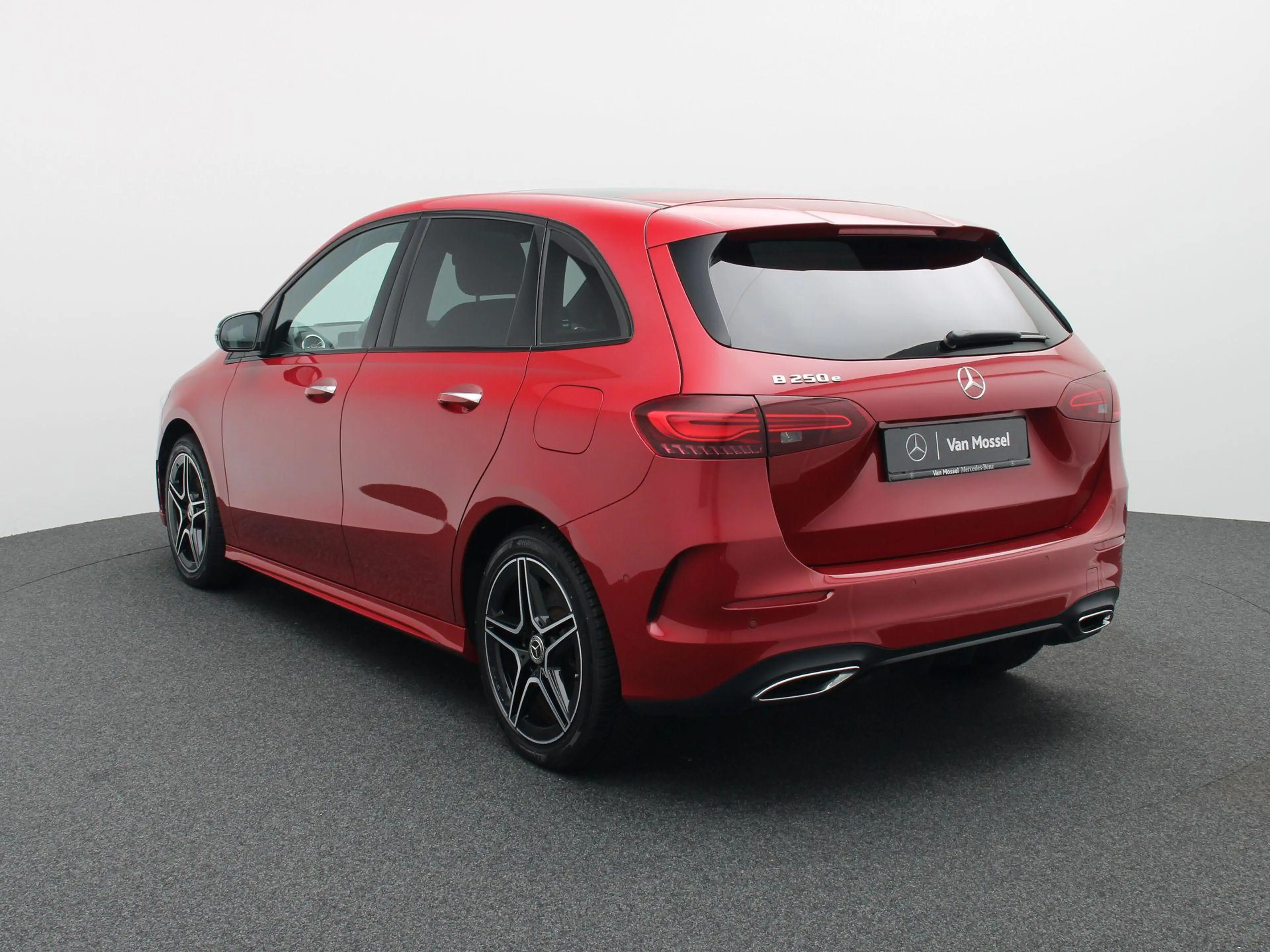 Mercedes-Benz B 250 e AMG Line + PANO DAK + MULTIBEAM + CARPLAY + — photo 2