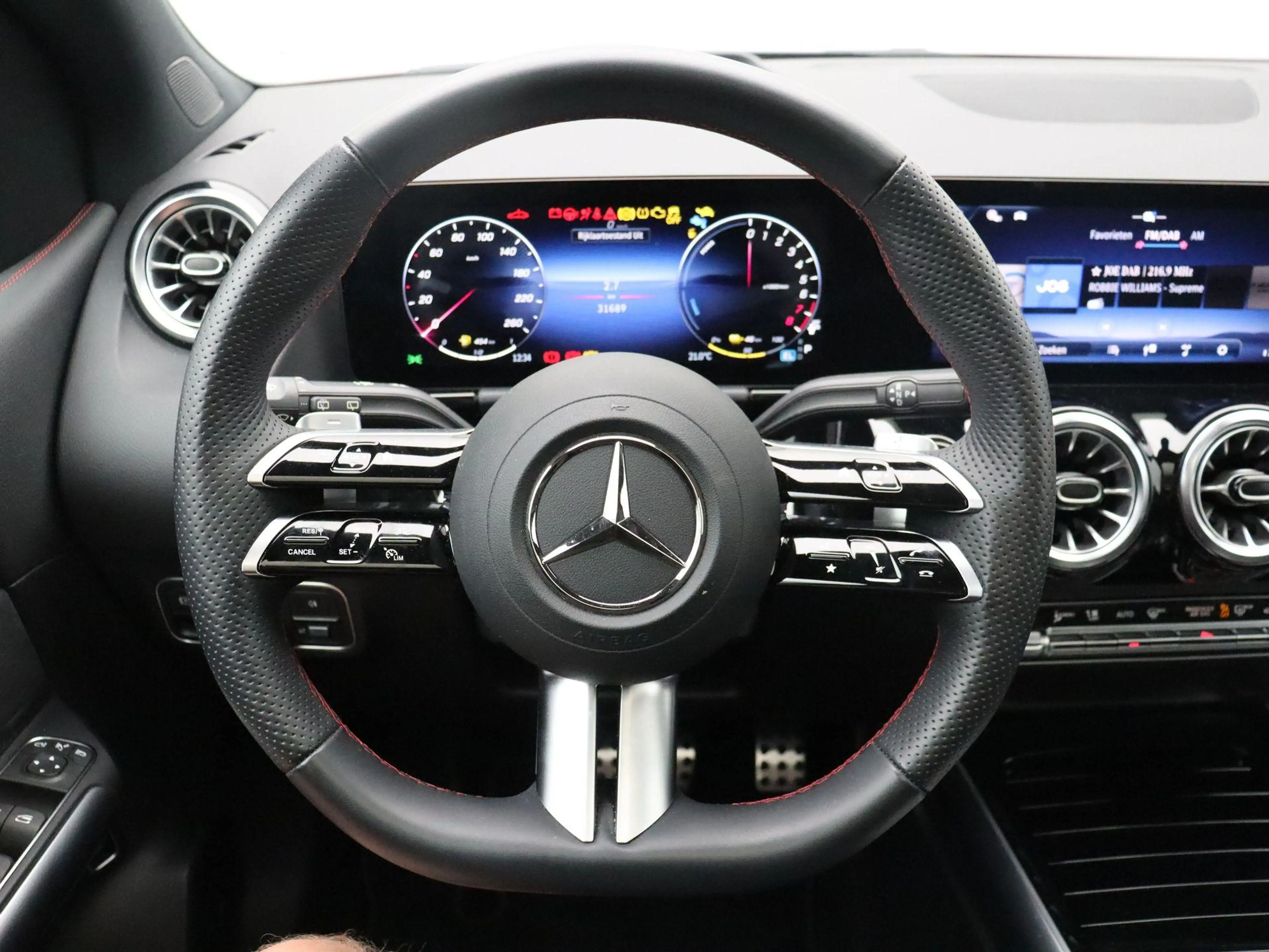 Mercedes-Benz B 250 e AMG Line + PANO DAK + MULTIBEAM + CARPLAY + — photo 12
