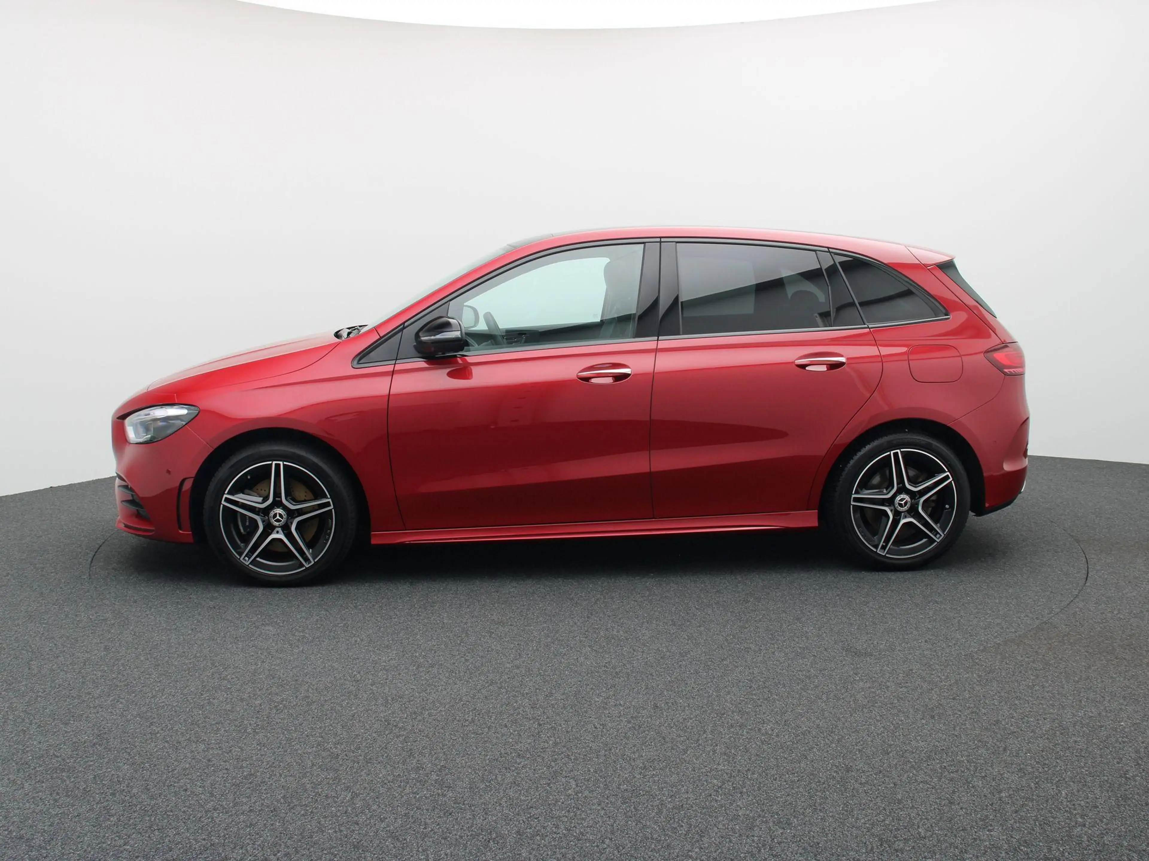Mercedes-Benz B 250 e AMG Line + PANO DAK + MULTIBEAM + CARPLAY + — photo 4