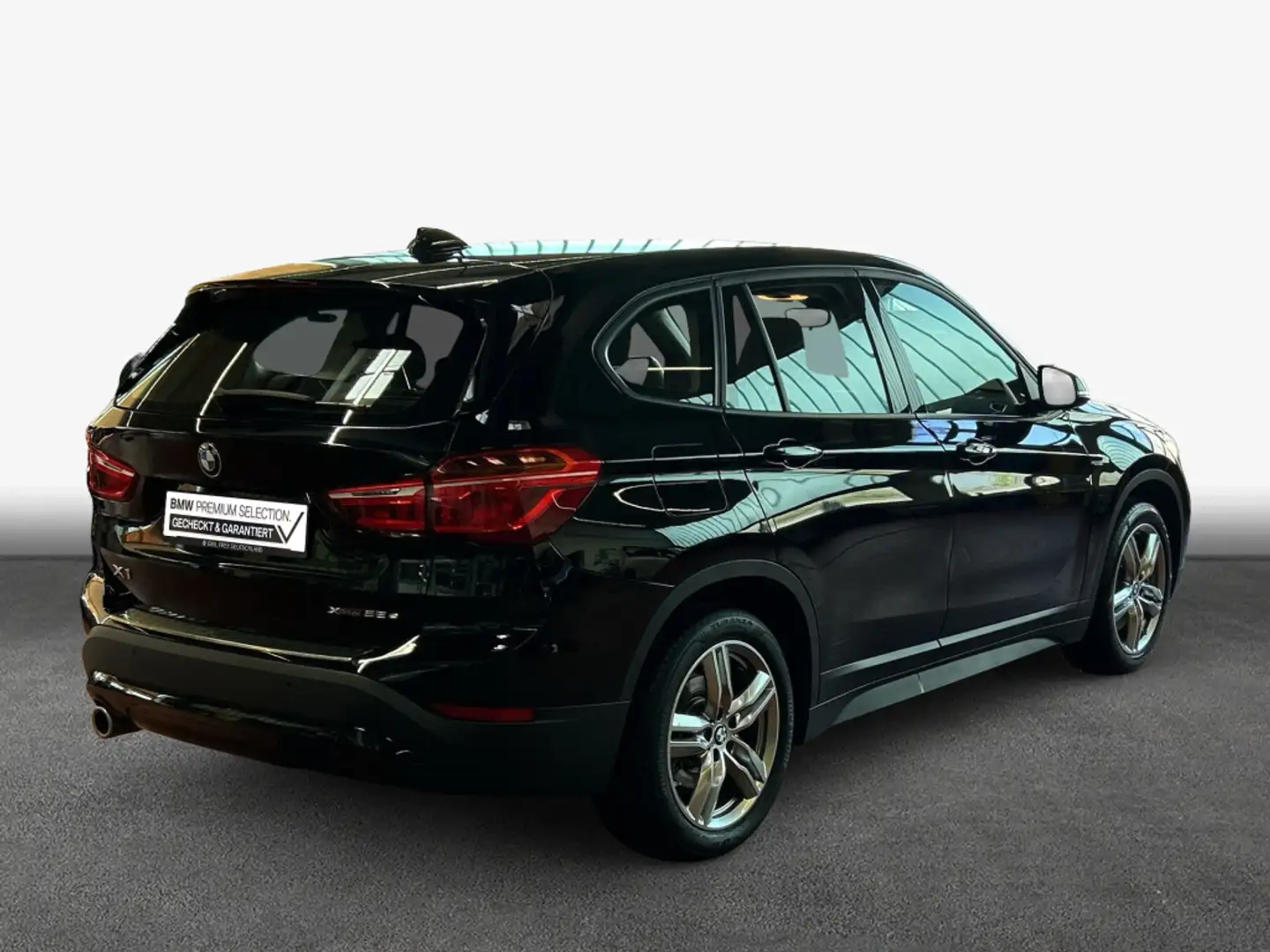 BMW X1 xDrive25e Advantage Schwarz - 2