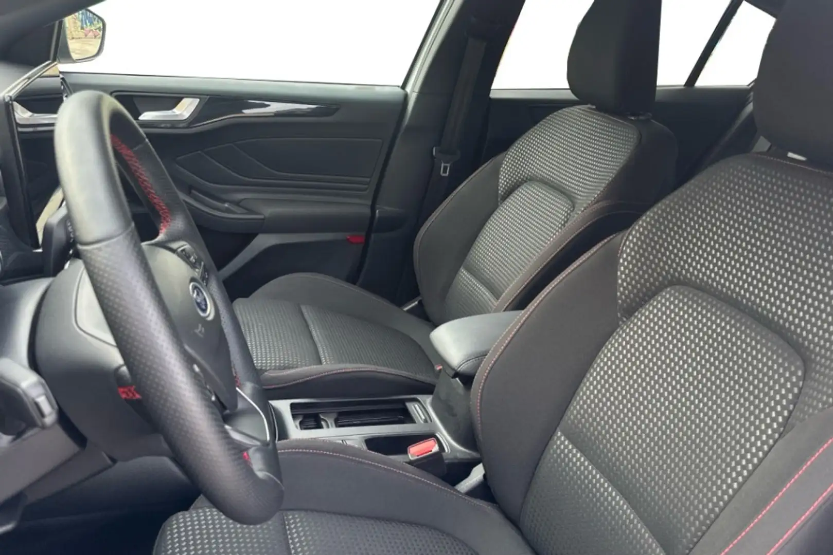 Ford Focus 1.0 Ecoboost MHEV ST-Line 155 Aut. Weiß - 2