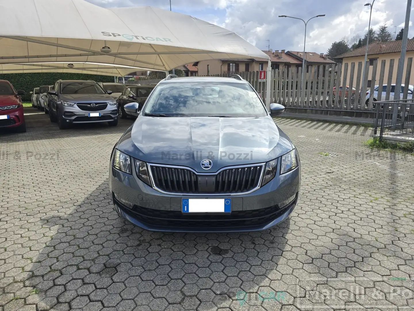 Skoda Octavia Octavia 1.6 TDI CR 105 CV Wagon Executive Šedá - 2