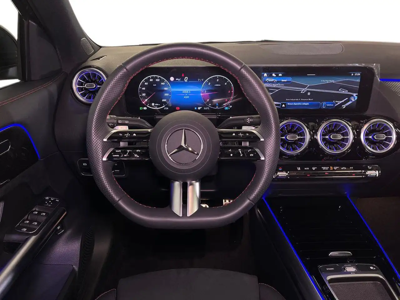 Mercedes-Benz GLA 2026 — фото 11