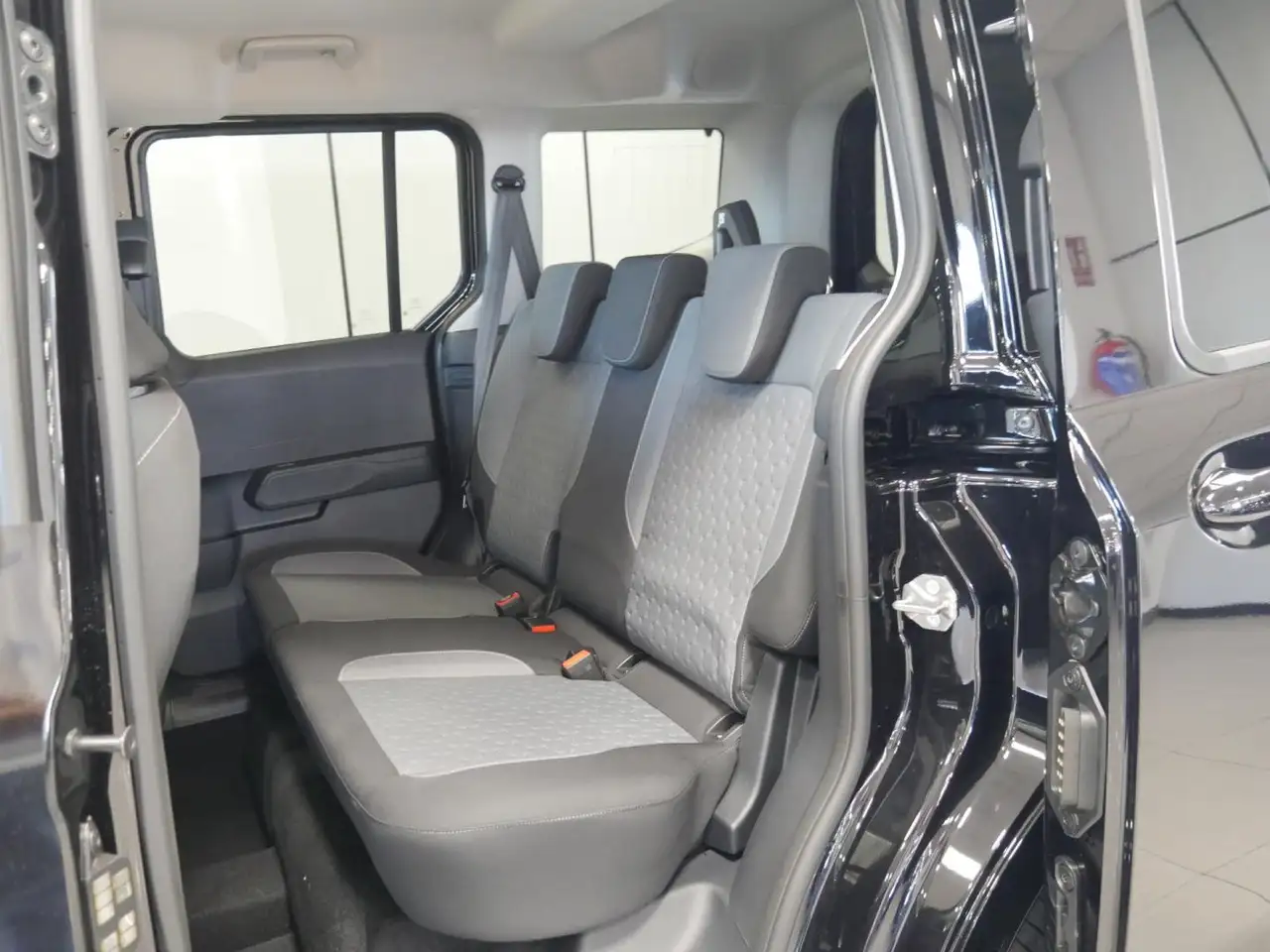 Ford Tourneo Courier 2026 — фото 13
