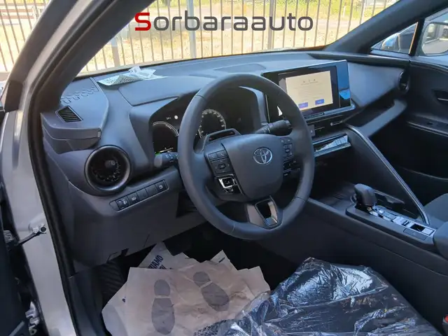 Toyota C-HR view 12