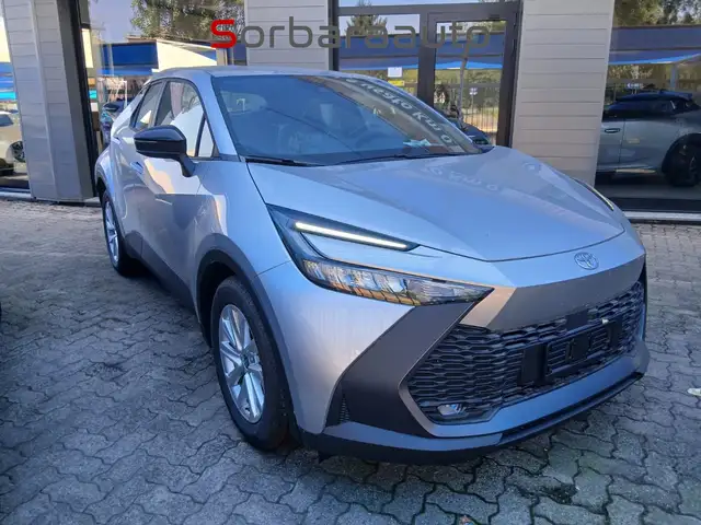 Toyota C-HR view 4