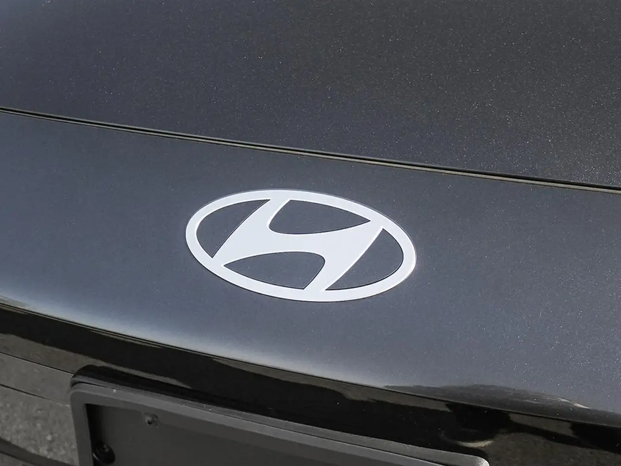 Hyundai IONIQ 6 снимка Hyundai IONIQ 6