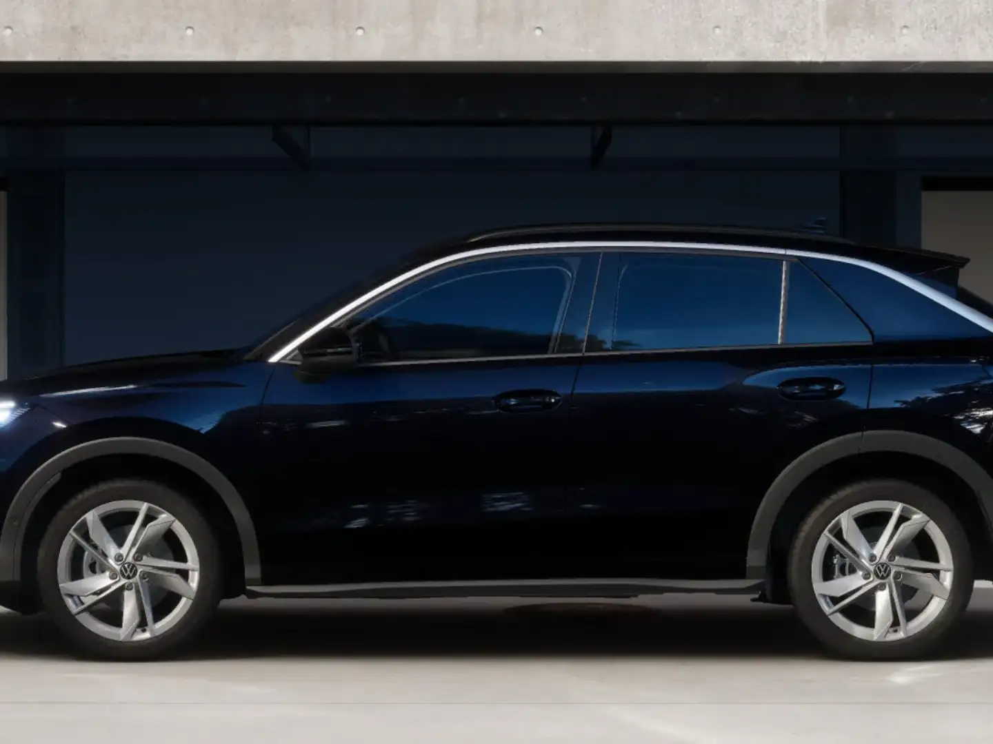 Volkswagen T-Roc 1.5 eTsi Life First Edition | Trekhaak | Navigatie Noir - 2