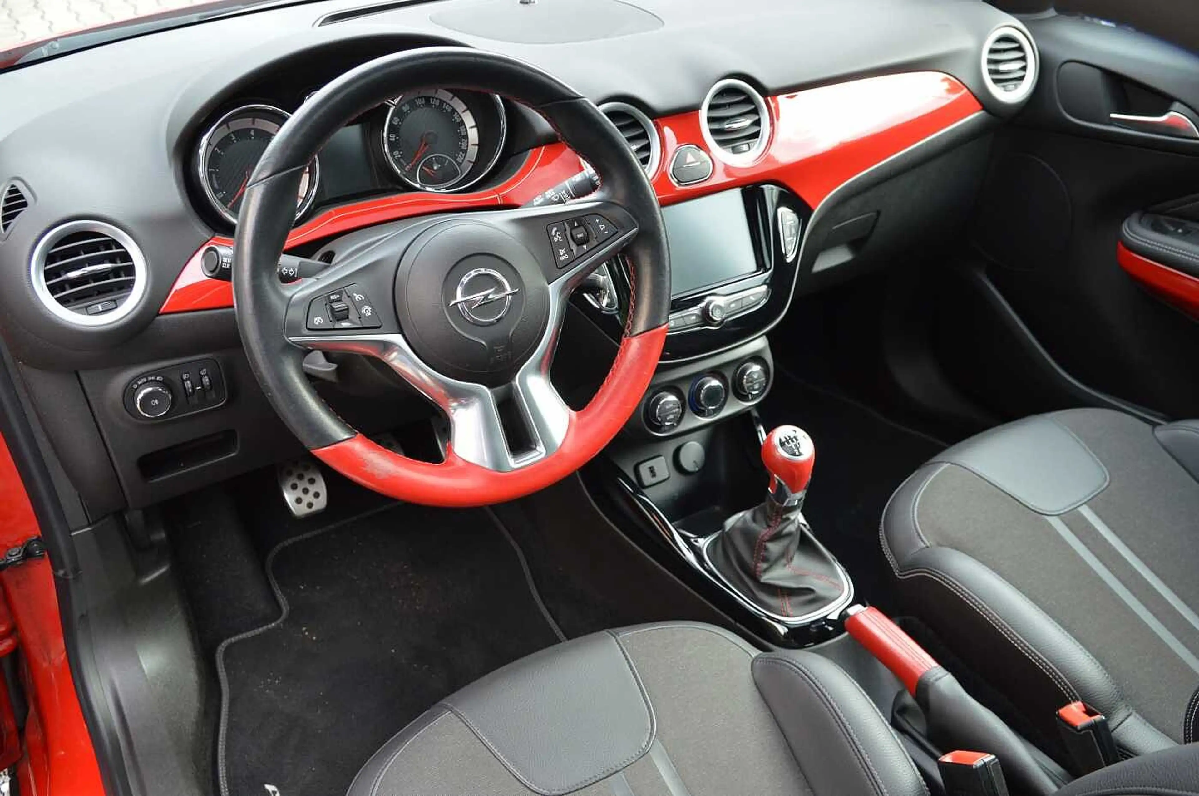 Opel Adam 1.0 Start/Stop Rocks — photo 7