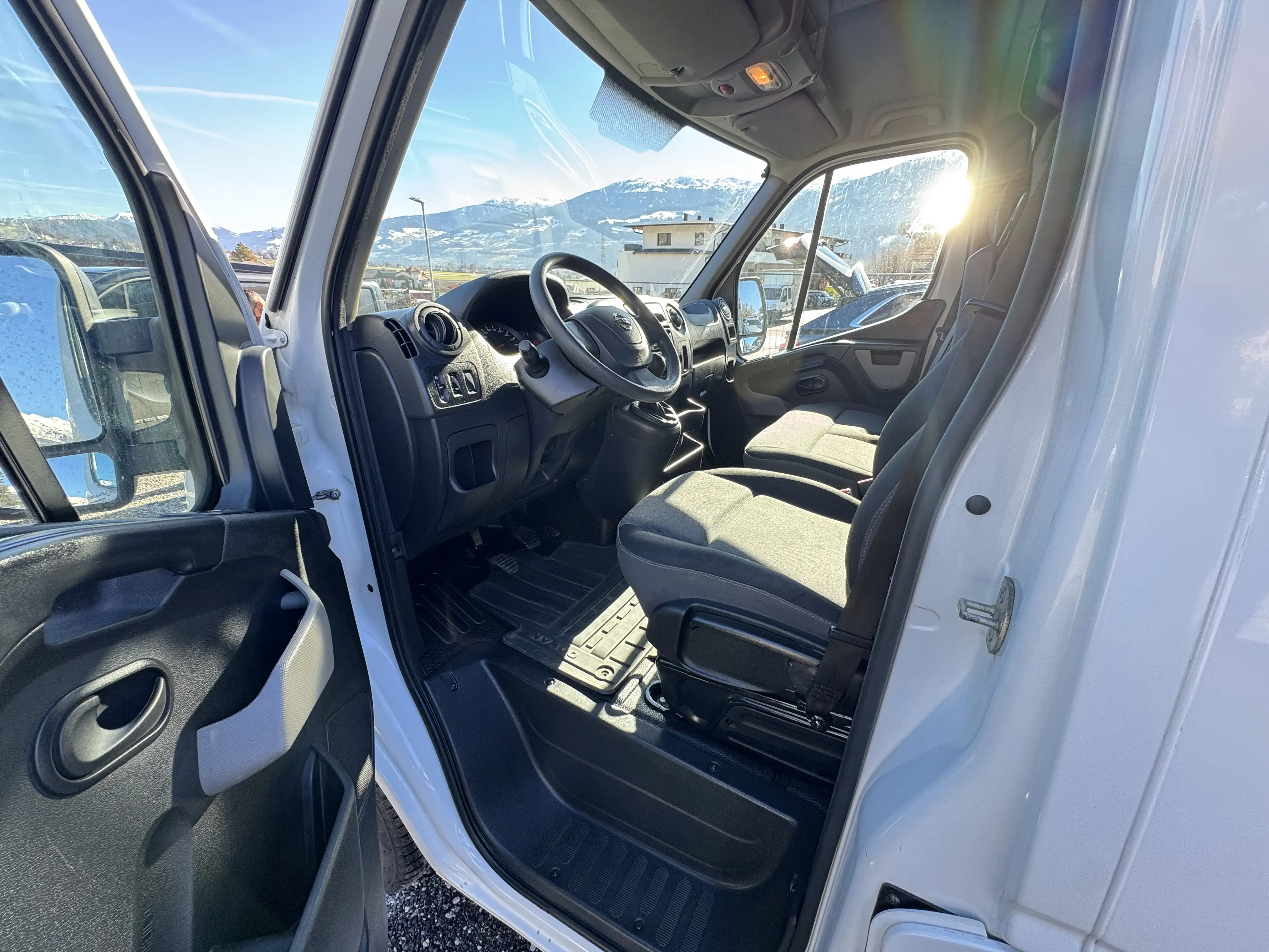 Nissan NV400 L1H1 2,8t PRO — photo 15