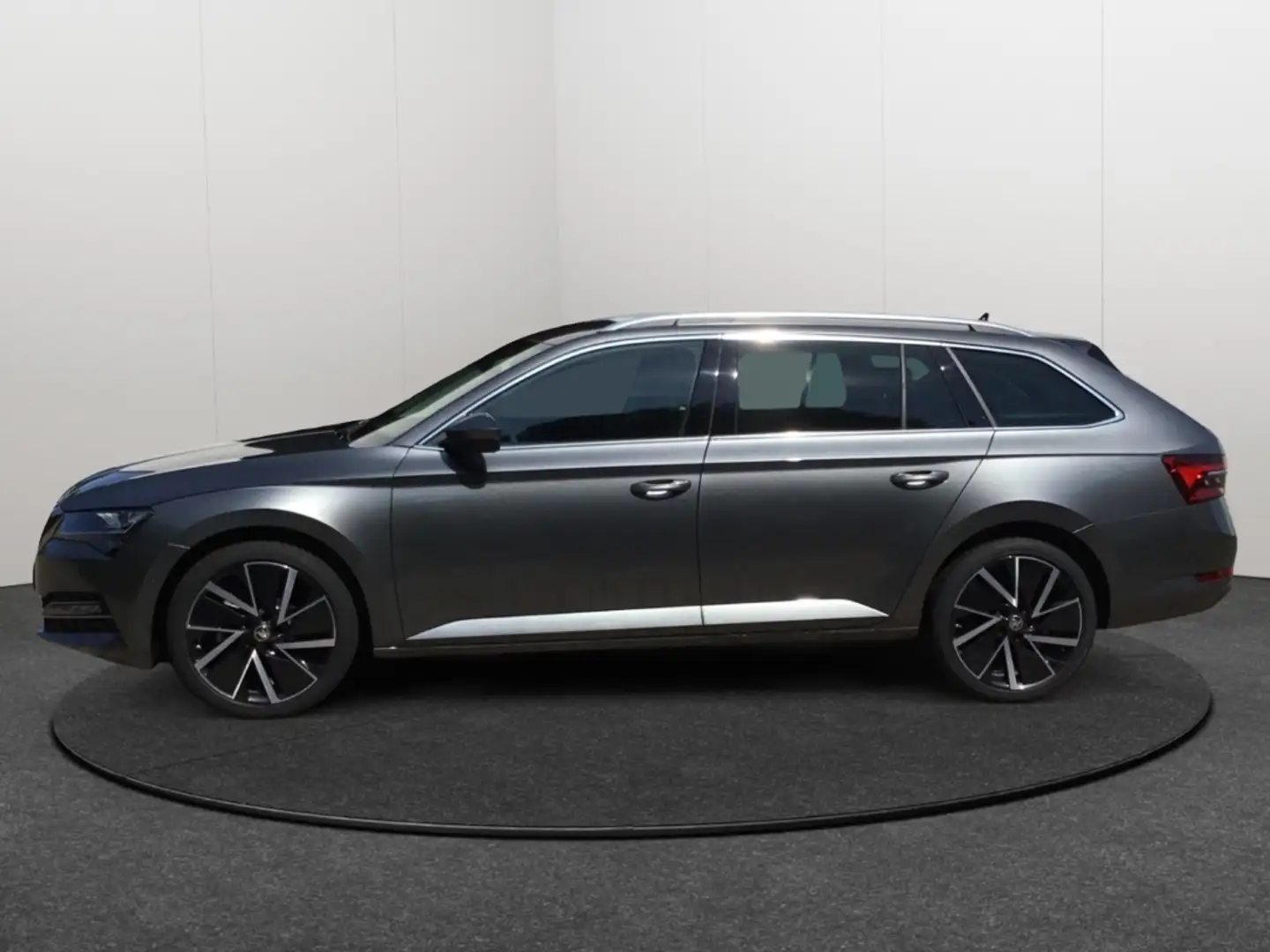 Skoda Superb Combi 2.0TDI DSG Style Matrix AHK Navi 360° ACC Grau - 2