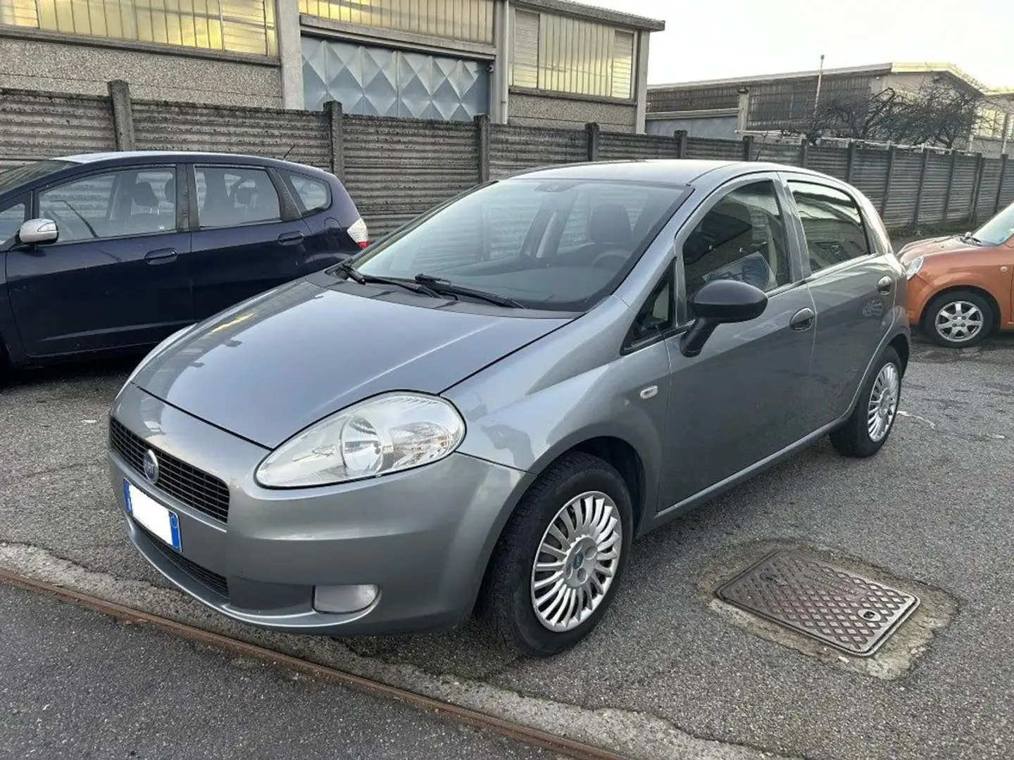 Fiat Grande Punto 1.2 5p *OK NEOPATENTATI* *FINANZIABILE* *UNIPRO* Grau - 2
