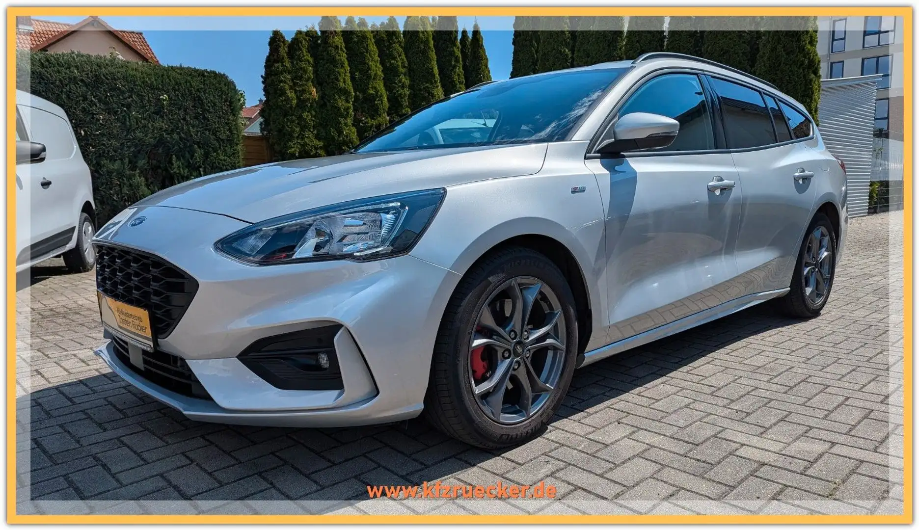 Ford Focus Turnier ST-Line X 184 PS AUT DC RFK 2xPDC LED 1A Silber - 1