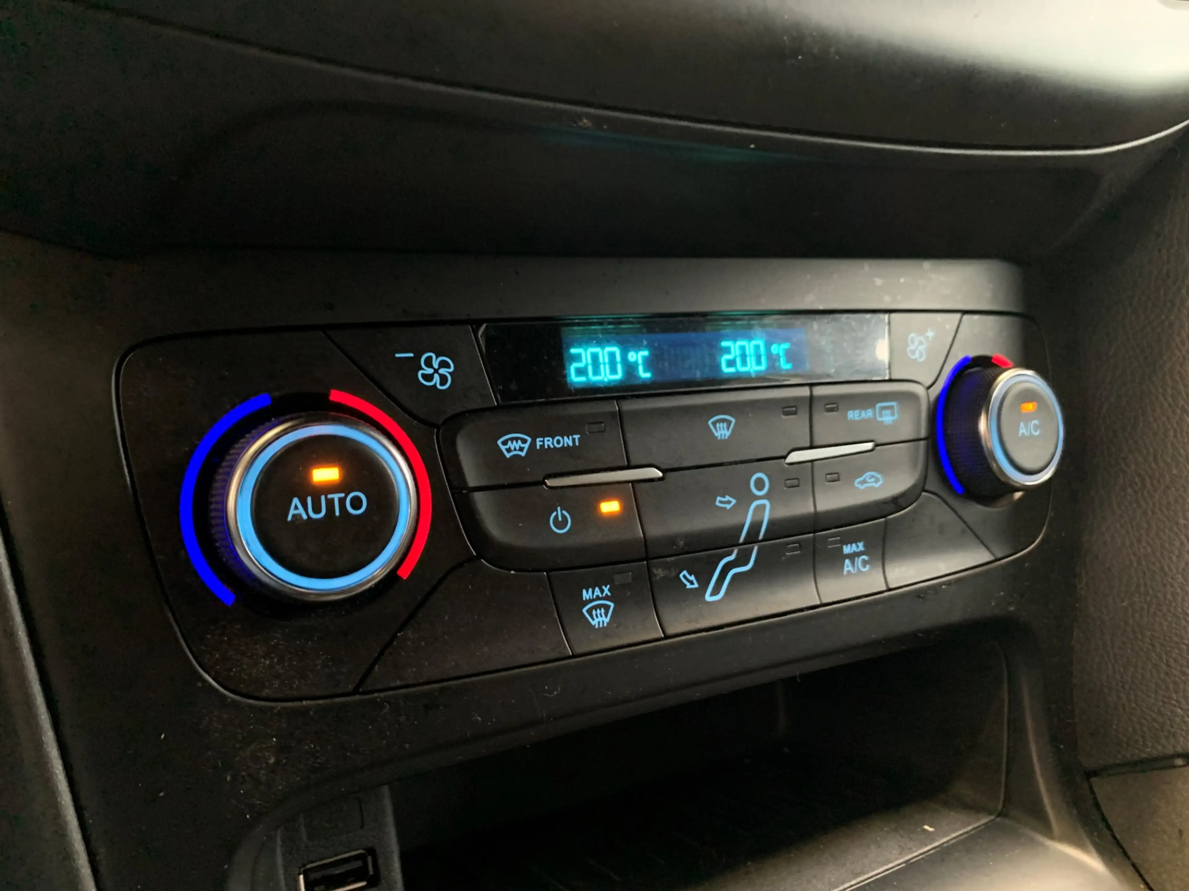 Ford Focus Wagon 1.0 ST-Line NAVIGATIE-AIRCO/ECC-PARC.FUNCTIE — photo 31