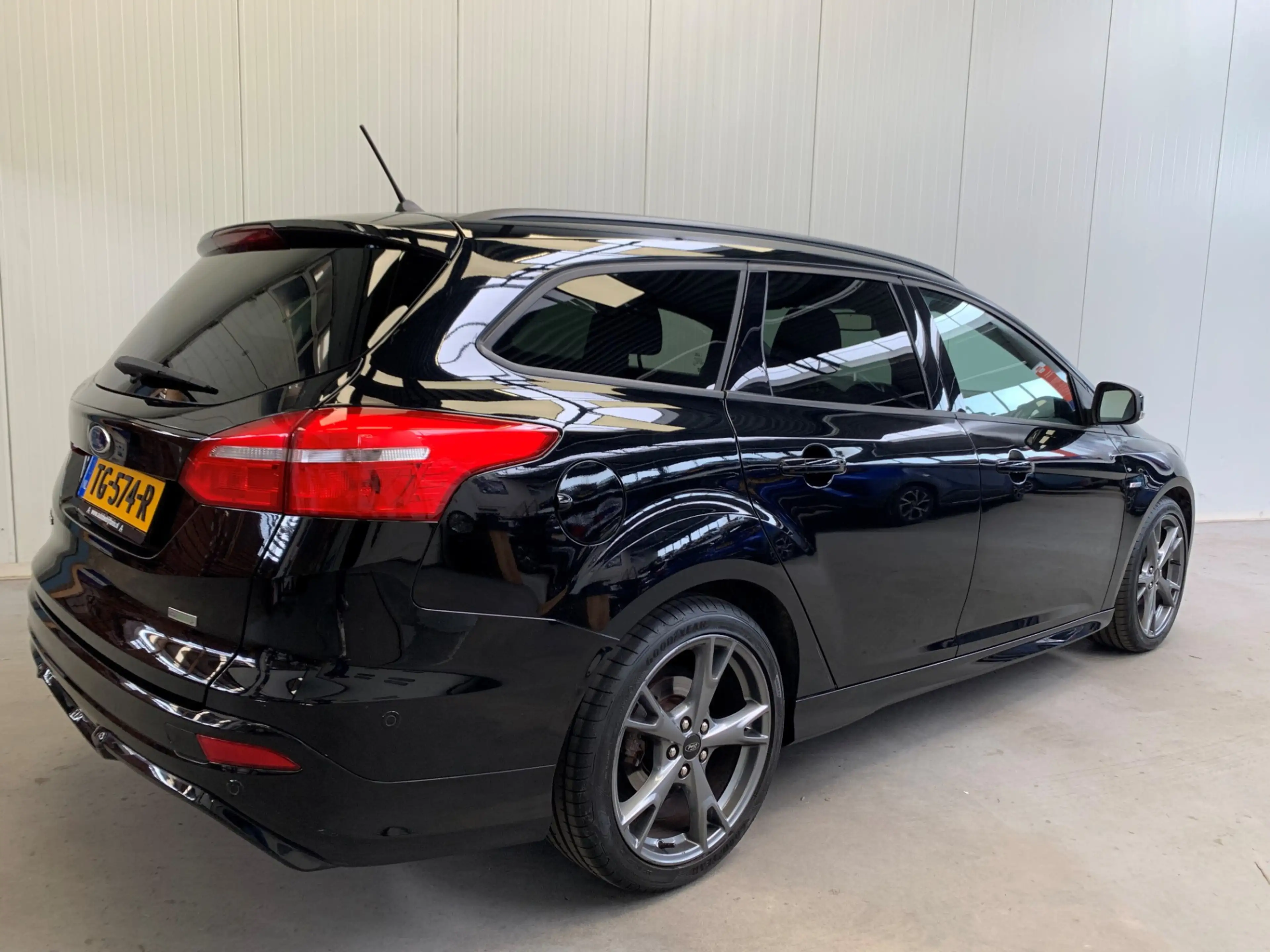Ford Focus Wagon 1.0 ST-Line NAVIGATIE-AIRCO/ECC-PARC.FUNCTIE — photo 2