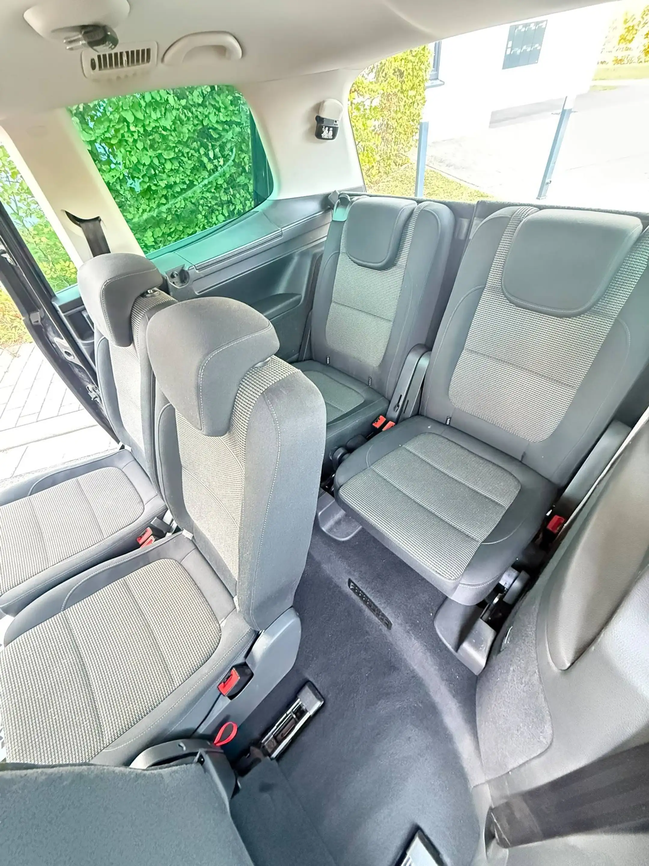 Volkswagen Sharan Comfortline *1.4TSI*7SITZER*EINPARKHILFE*TEMPOMAT*NAVI*REGENSENSOR*SPORTSITZE*SITZHEIZUNG* — photo 12