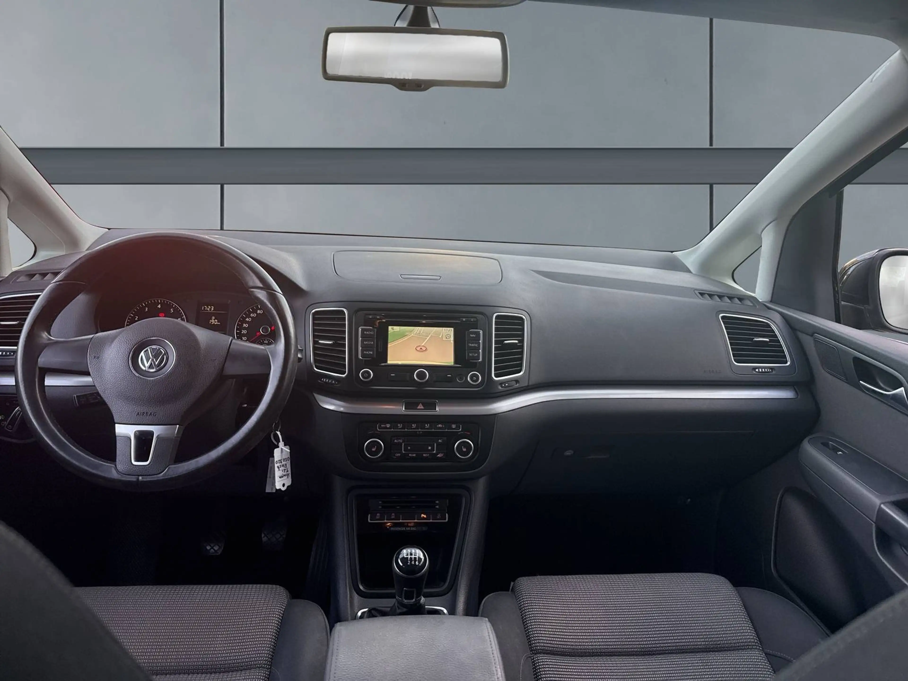 Volkswagen Sharan Comfortline *1.4TSI*7SITZER*EINPARKHILFE*TEMPOMAT*NAVI*REGENSENSOR*SPORTSITZE*SITZHEIZUNG* — photo 9