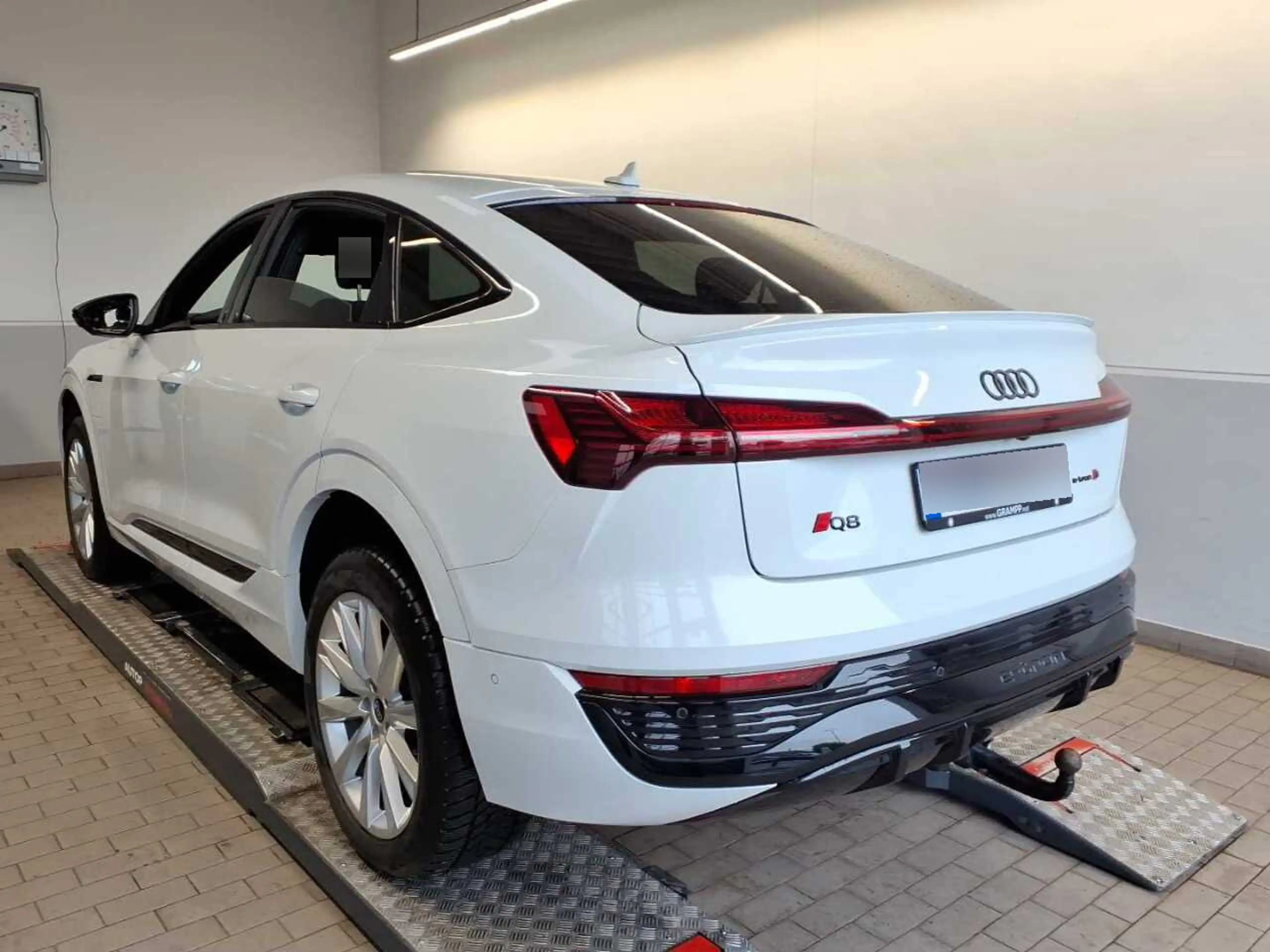 Audi Q8 e-tron 55 S line +HUD+MATRIX+KAMERA — photo 5