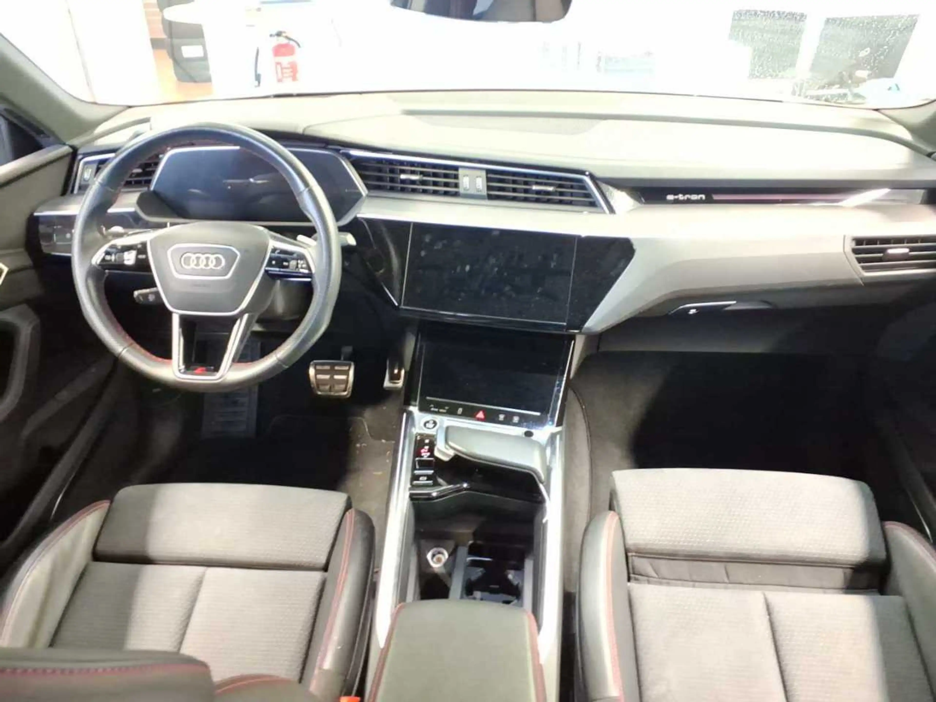 Audi Q8 e-tron 55 S line +HUD+MATRIX+KAMERA — photo 6