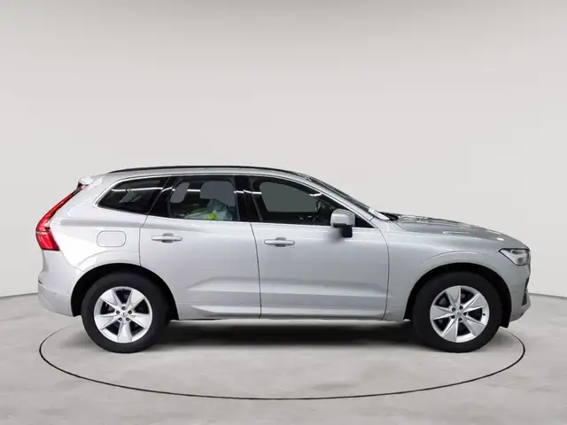Volvo XC60 view 3