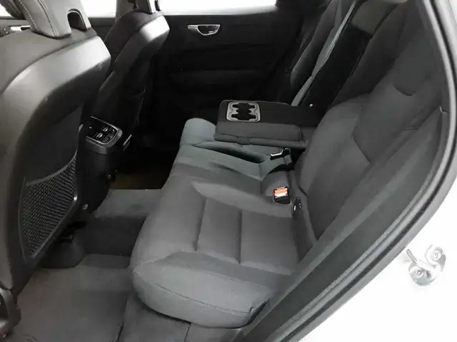 Volvo XC60 view 13