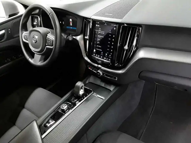 Volvo XC60 view 9