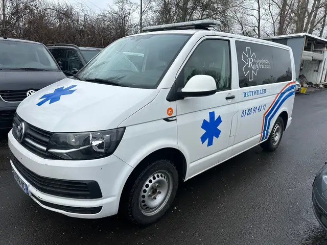 Volkswagen T6 Kombi AMBULANCE. AUTOMATIK. NEU TÜV. TOP ZUSTAND